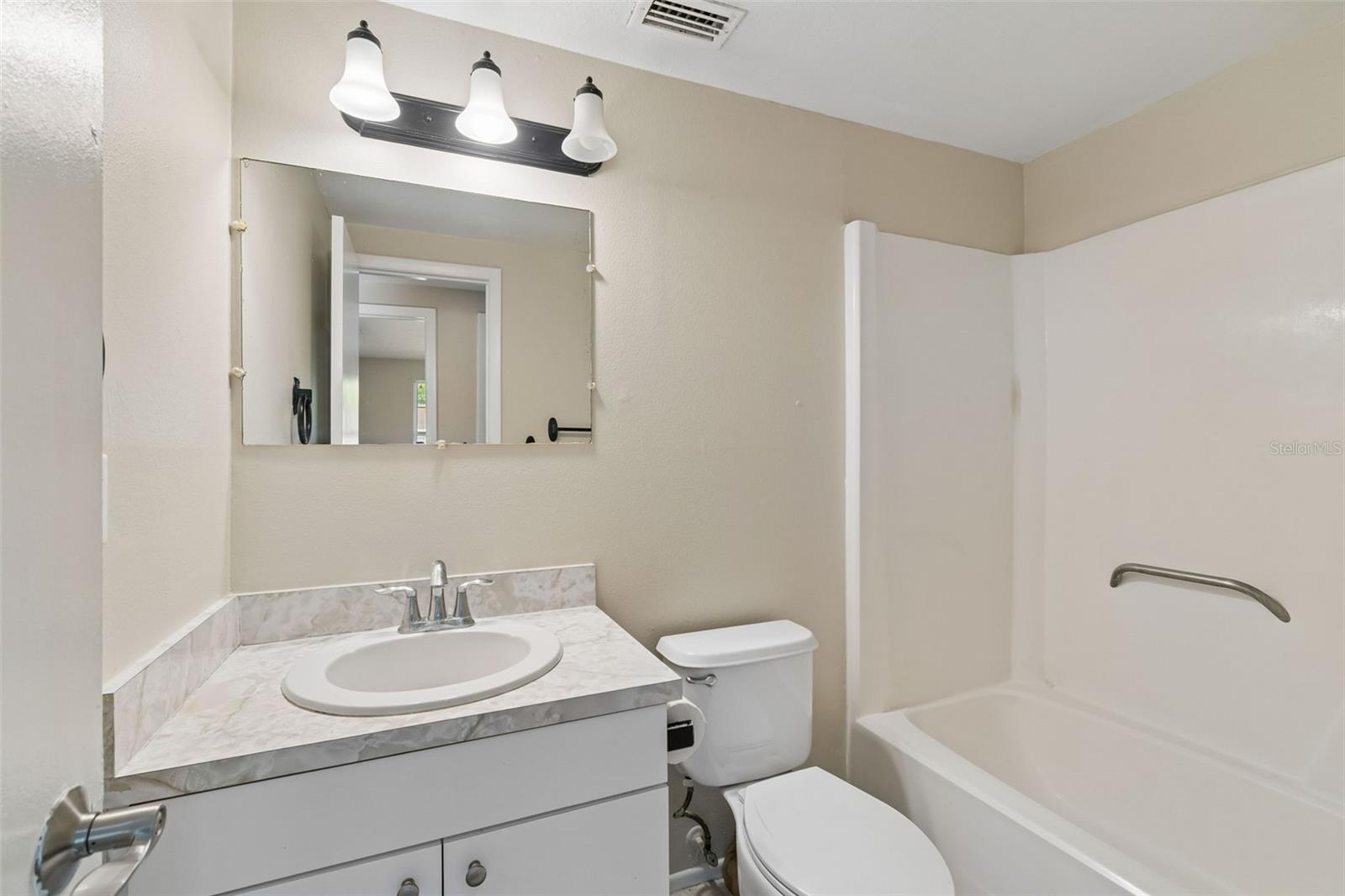 Image 18 of 27 For 8804 Briar Hollow Court