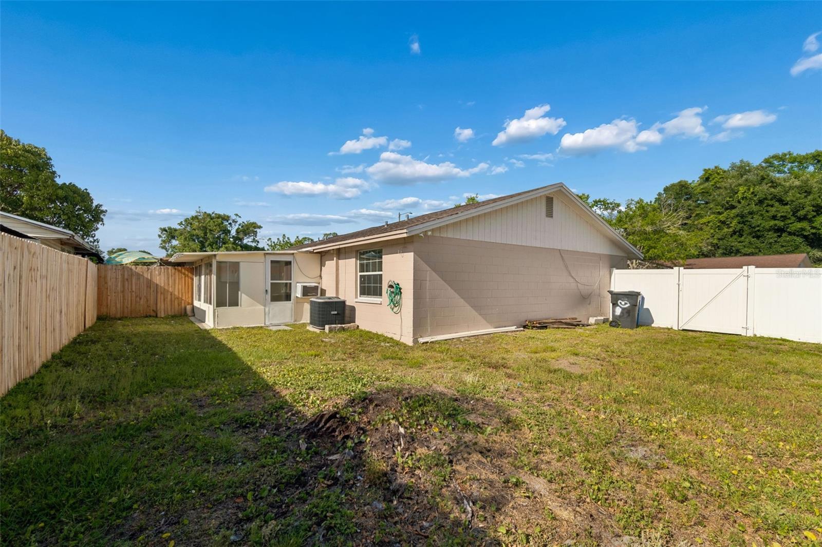 Image 24 of 27 For 8804 Briar Hollow Court