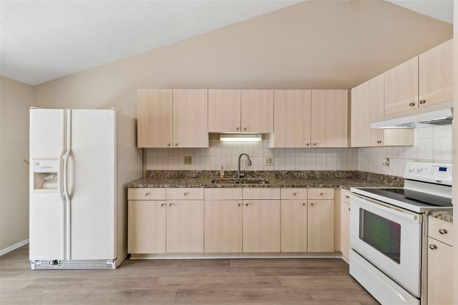 Image 9 of 27 For 8804 Briar Hollow Court