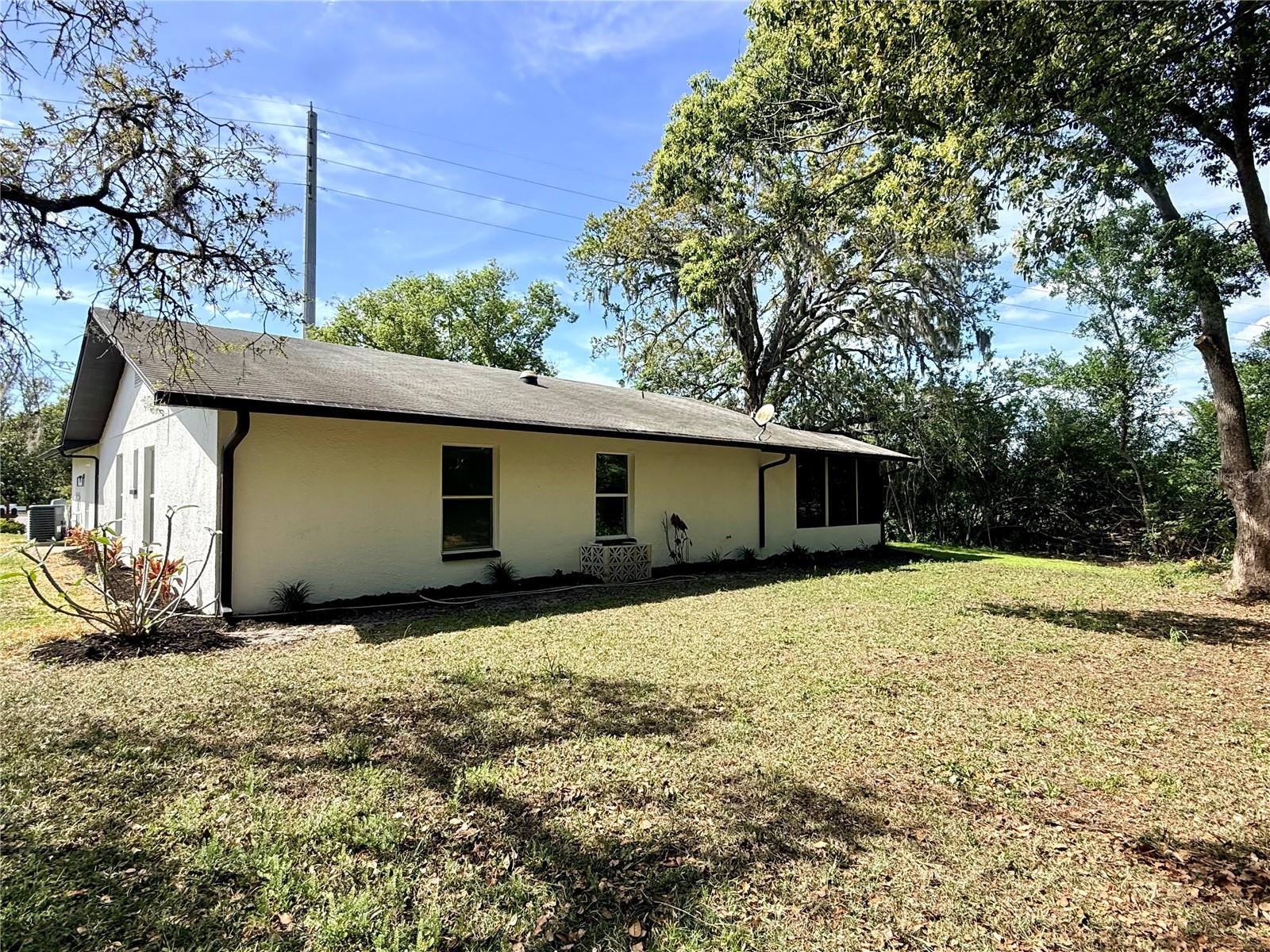 Image 29 of 58 For 10501 Hardwood Court