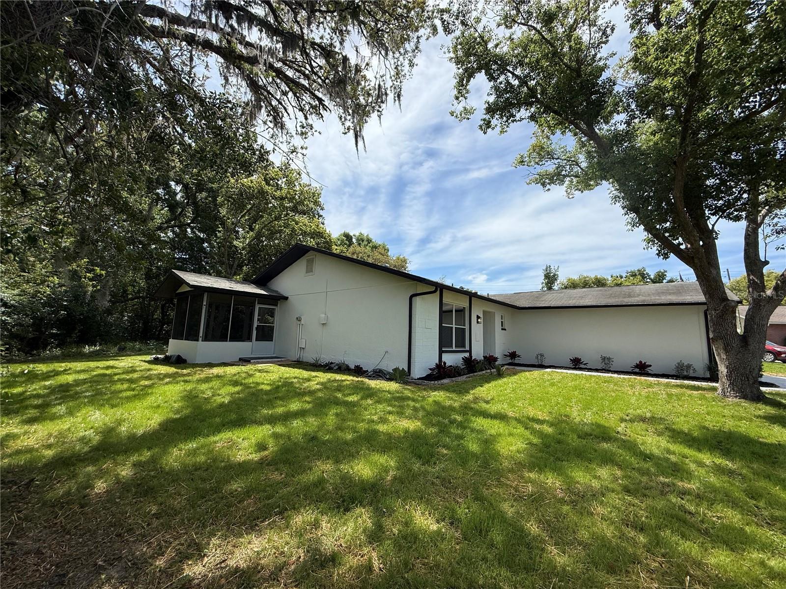 Image 4 of 58 For 10501 Hardwood Court