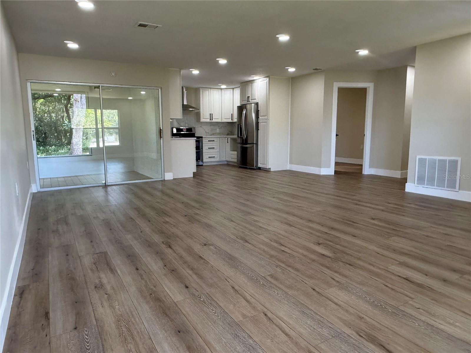 Image 8 of 58 For 10501 Hardwood Court