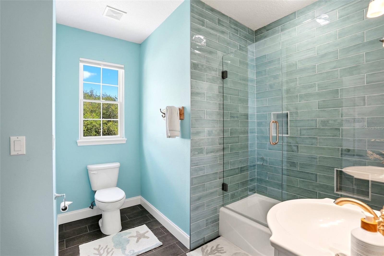 Image 29 of 100 For 13227 110th Avenue