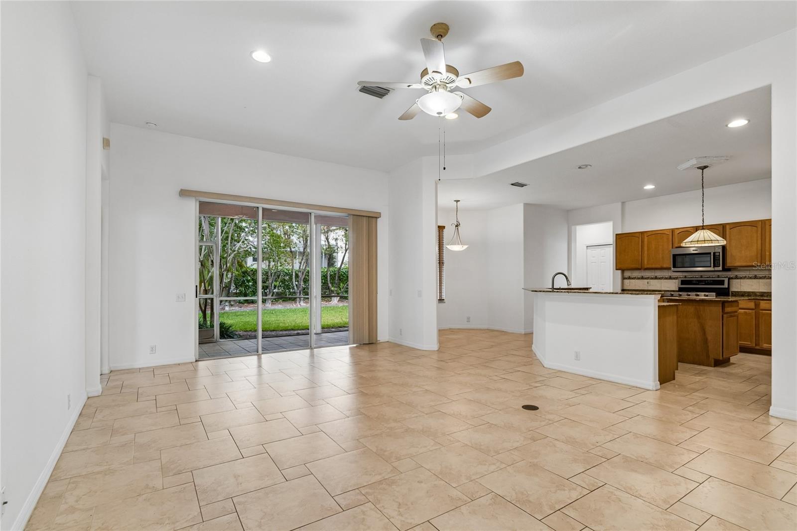 Image 4 of 19 For 2204 Elizabeth Way