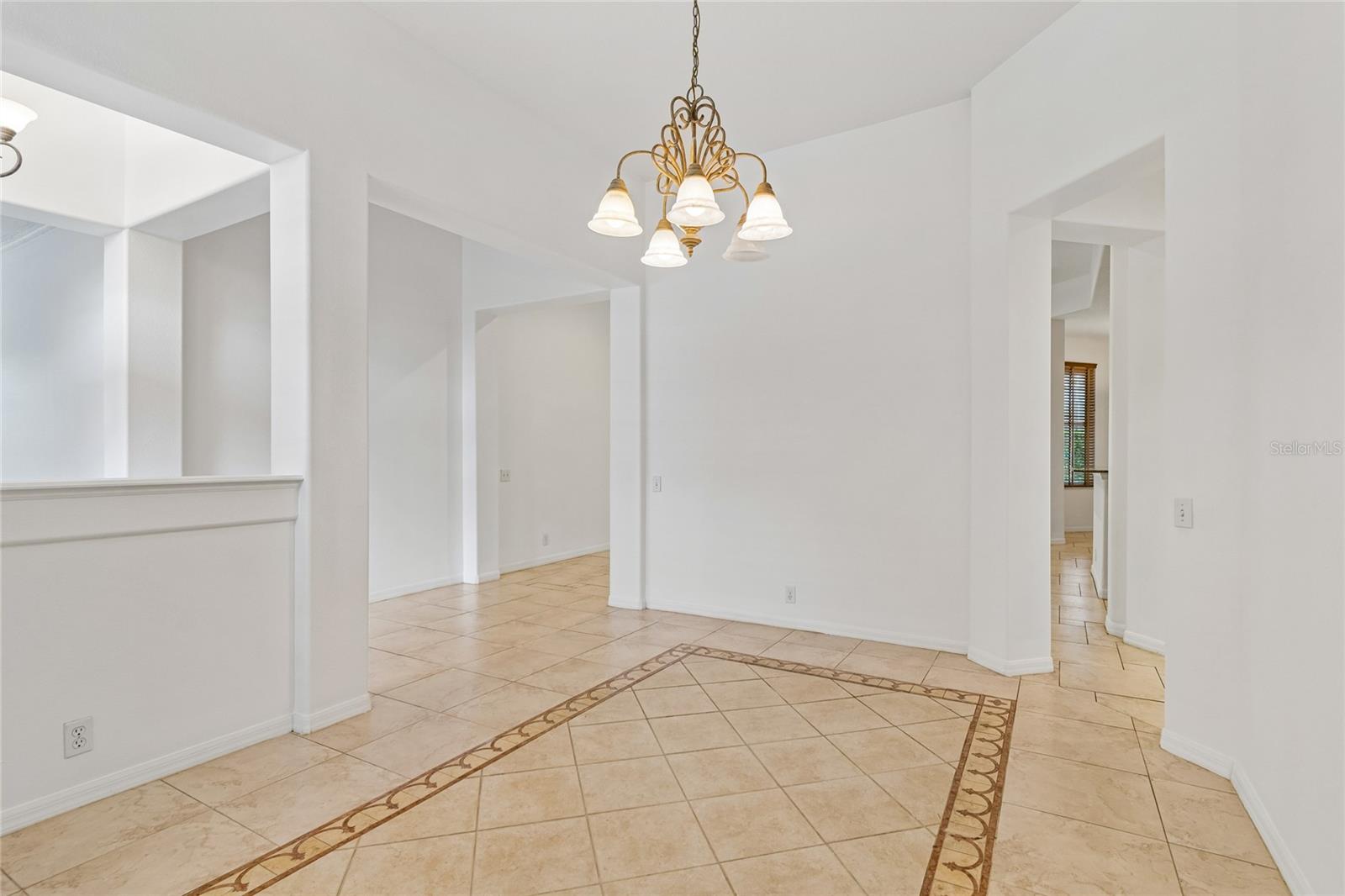 Image 5 of 19 For 2204 Elizabeth Way