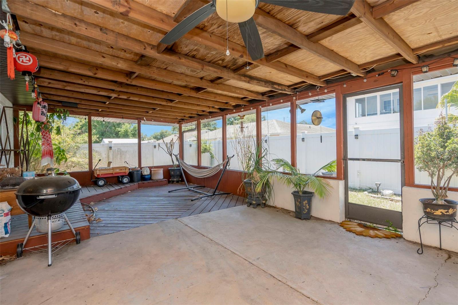 Image 19 of 25 For 302 Limona Road