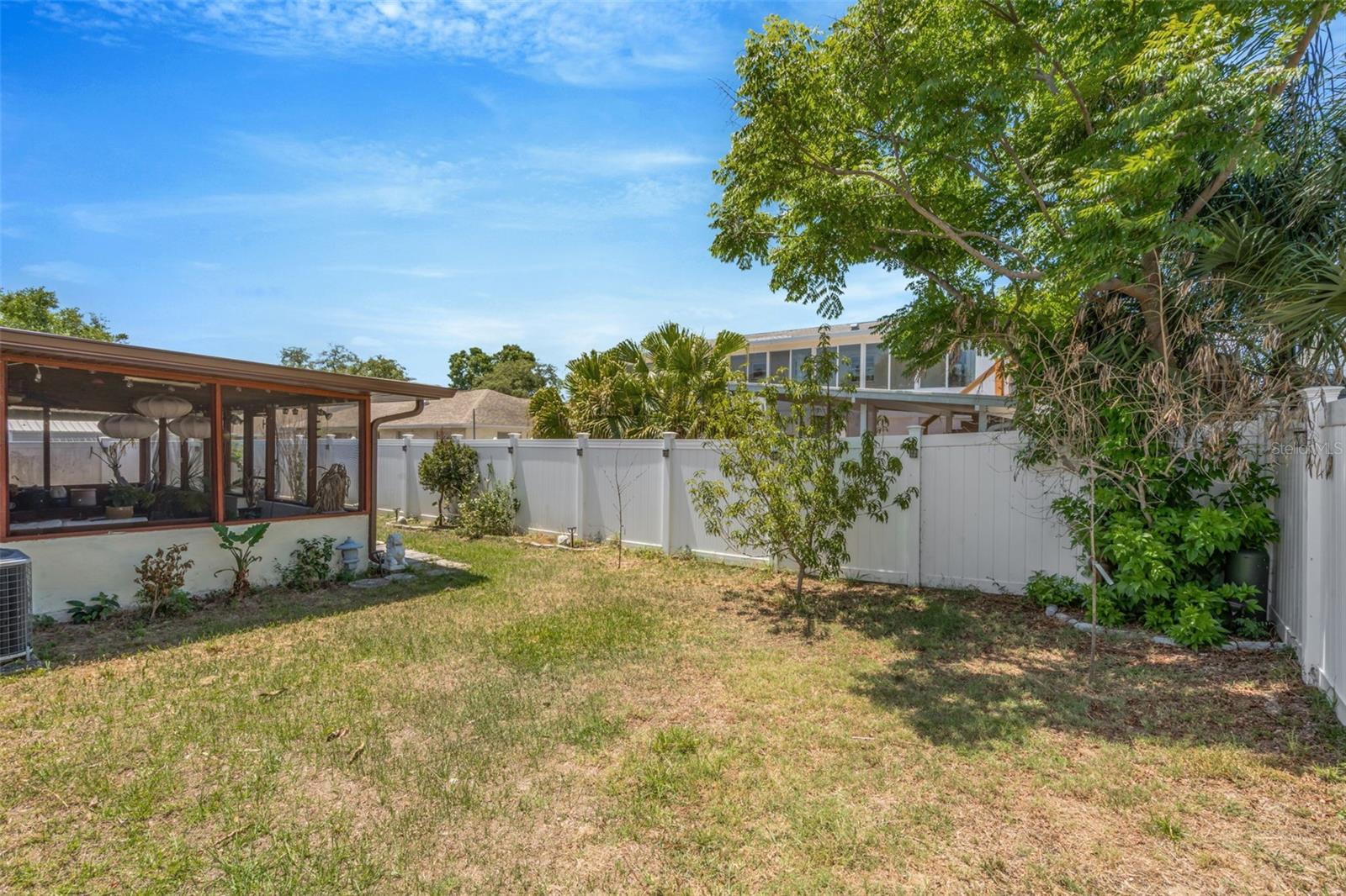 Image 21 of 25 For 302 Limona Road