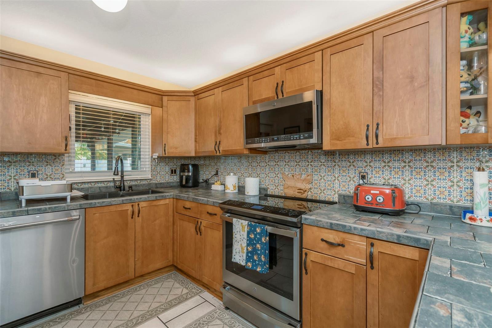 Image 3 of 25 For 302 Limona Road