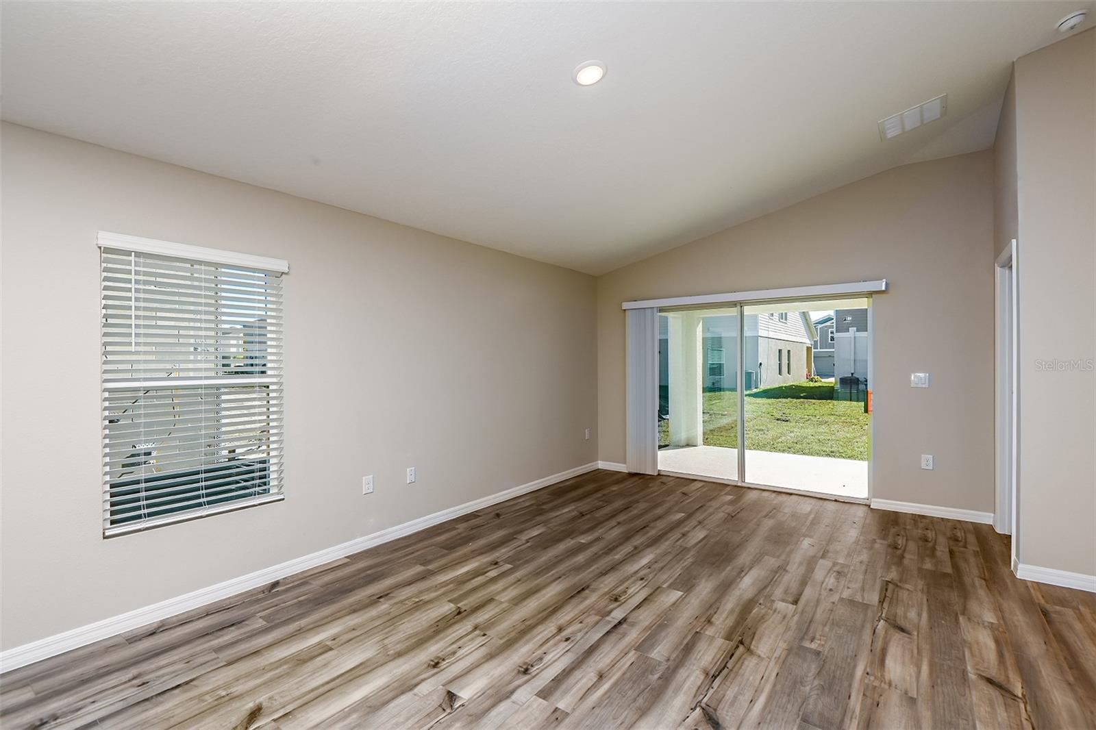 Image 3 of 21 For 4453 Riverbend Boulevard