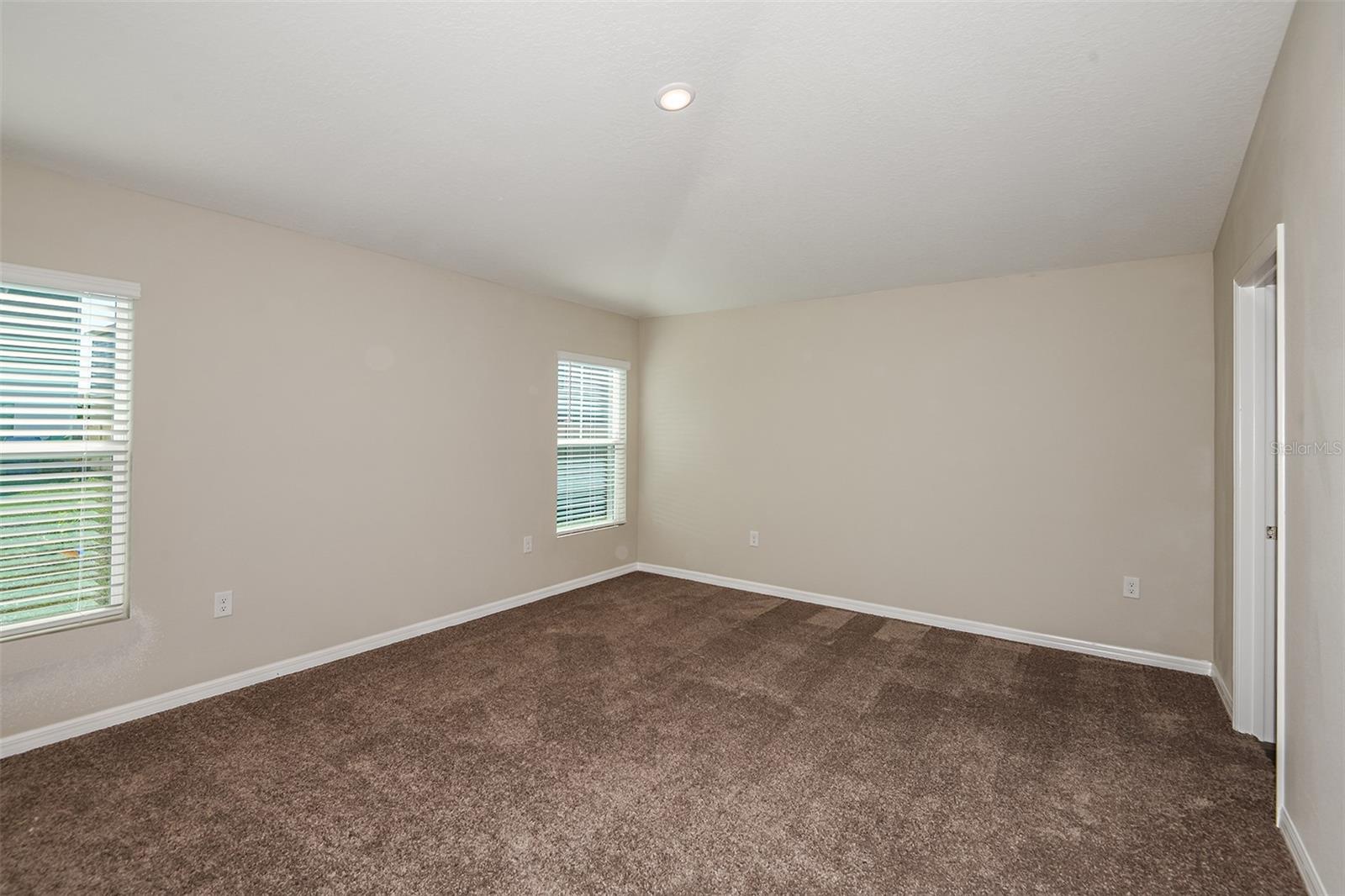 Image 4 of 21 For 4453 Riverbend Boulevard