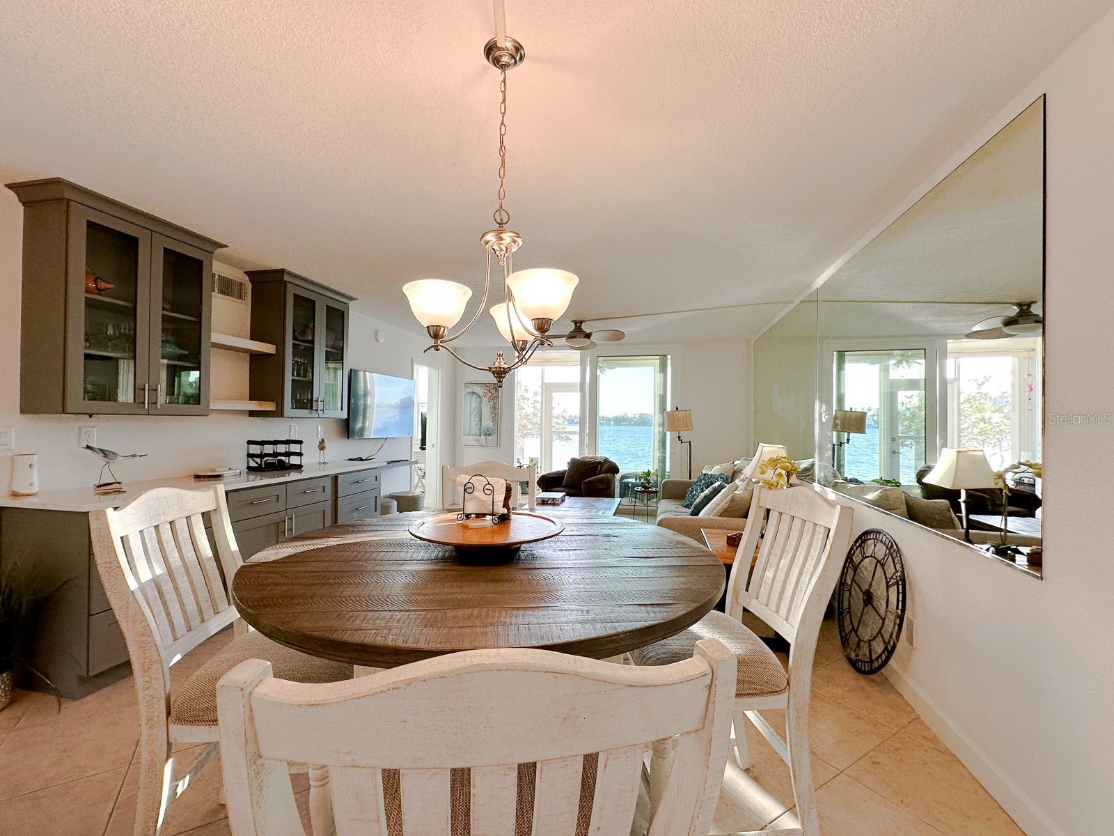 Image 14 of 37 For 7920 Sun Island Drive S 102