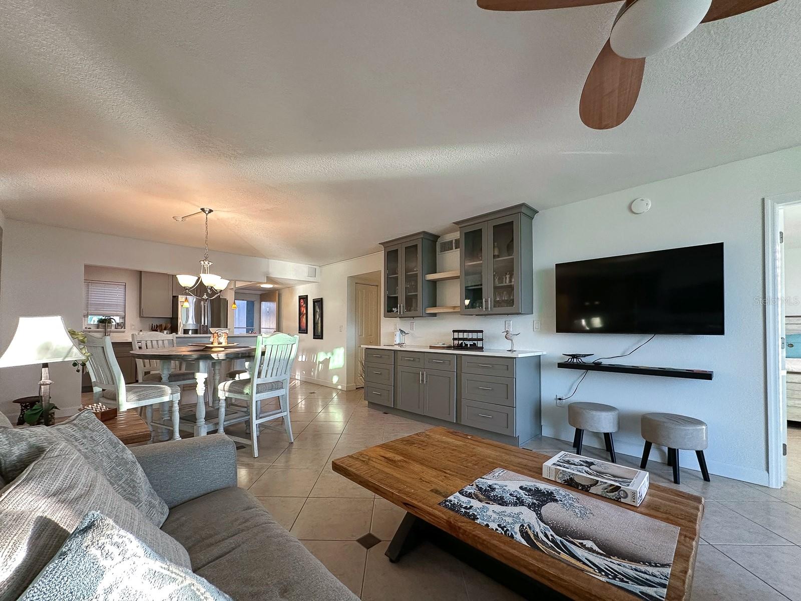 Image 16 of 37 For 7920 Sun Island Drive S 102