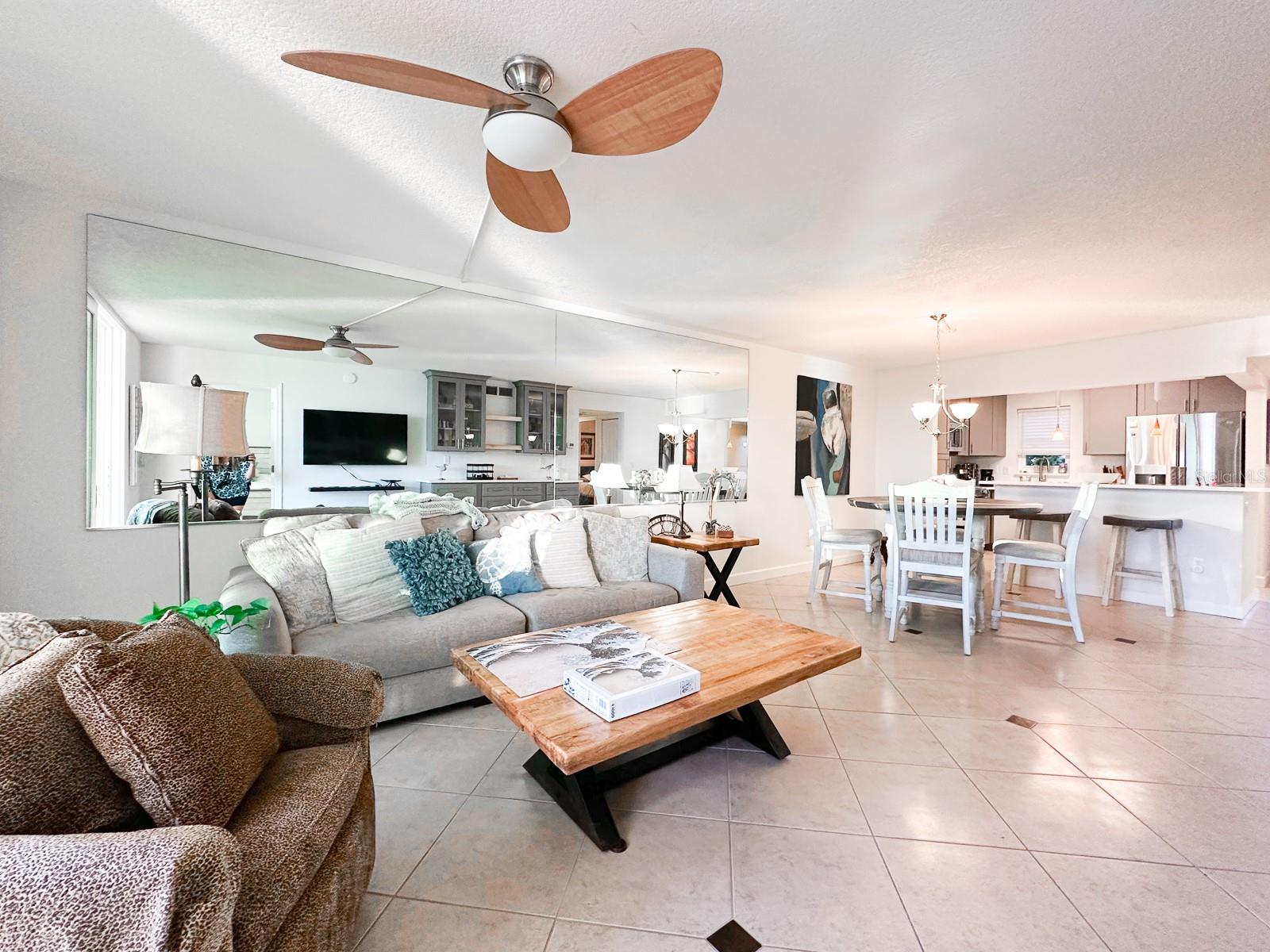 Image 17 of 37 For 7920 Sun Island Drive S 102