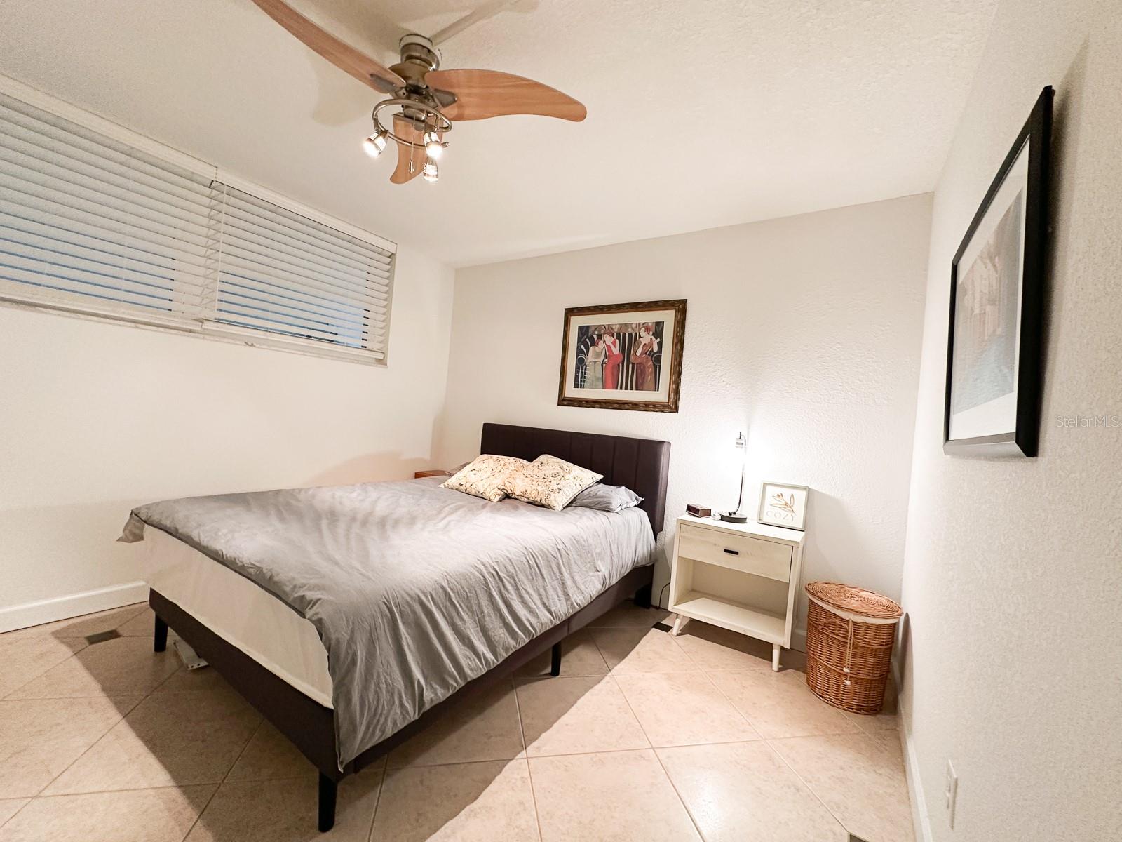 Image 25 of 37 For 7920 Sun Island Drive S 102