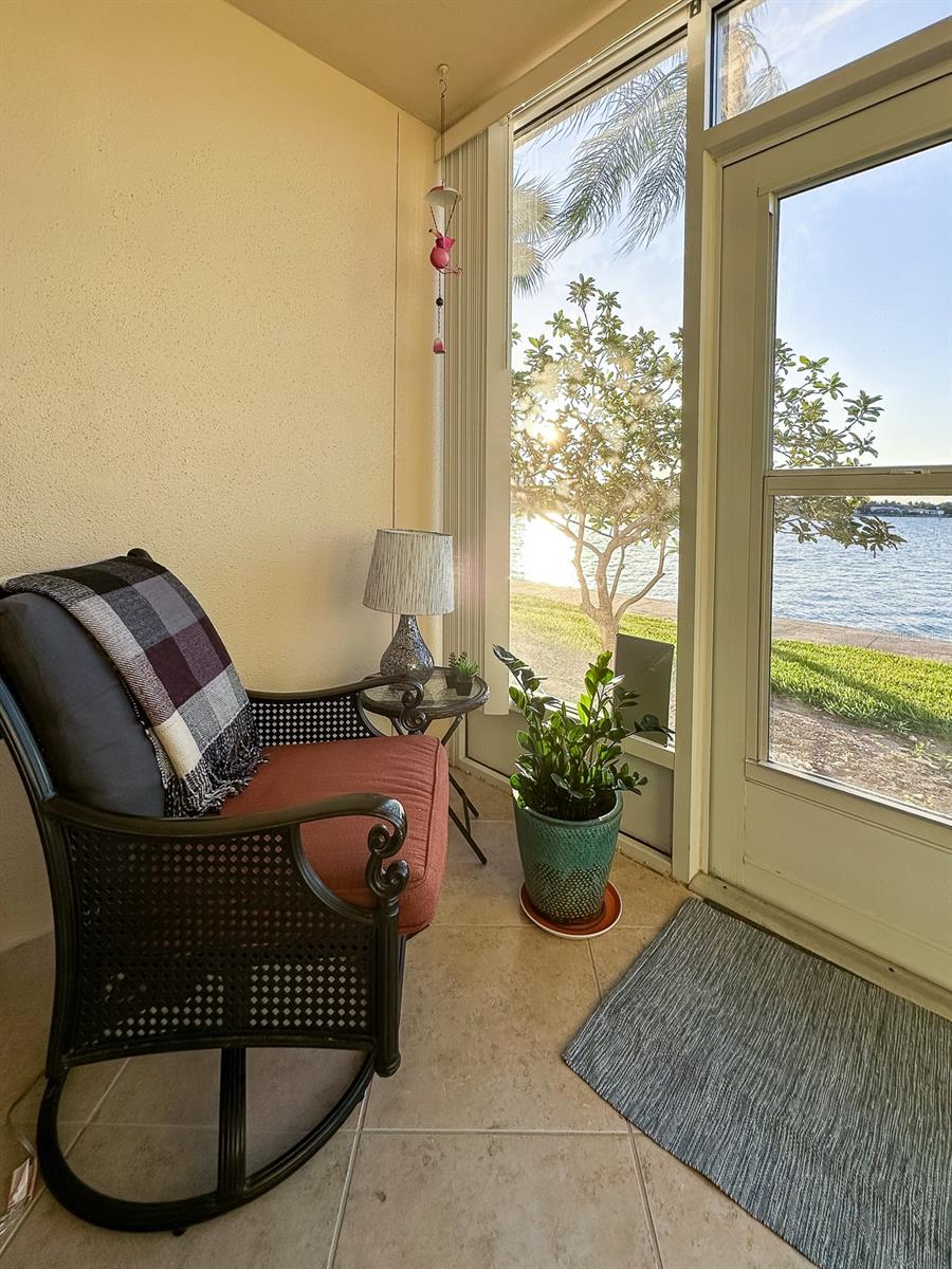 Image 28 of 37 For 7920 Sun Island Drive S 102