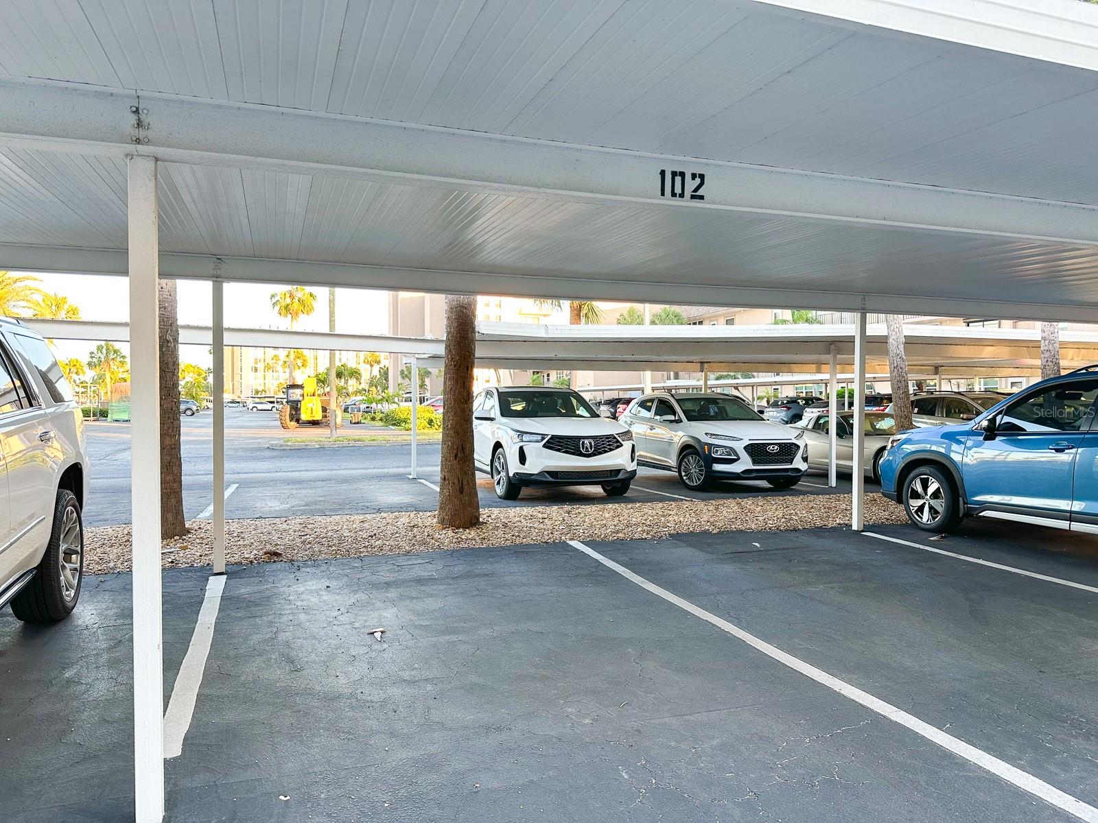 Image 29 of 37 For 7920 Sun Island Drive S 102