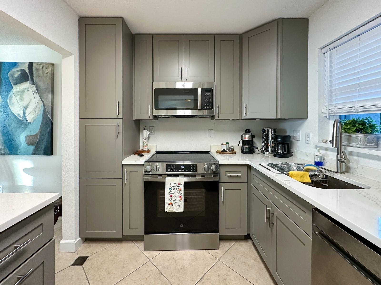 Image 4 of 37 For 7920 Sun Island Drive S 102