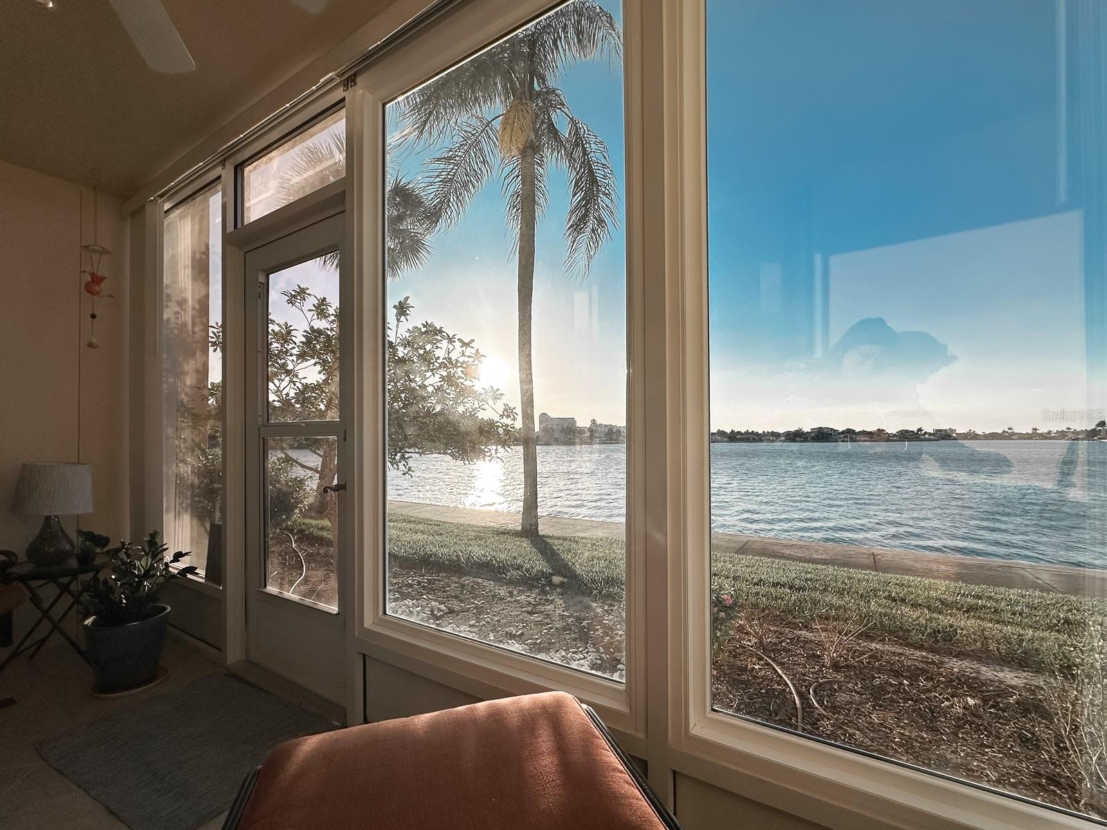 Image 6 of 37 For 7920 Sun Island Drive S 102