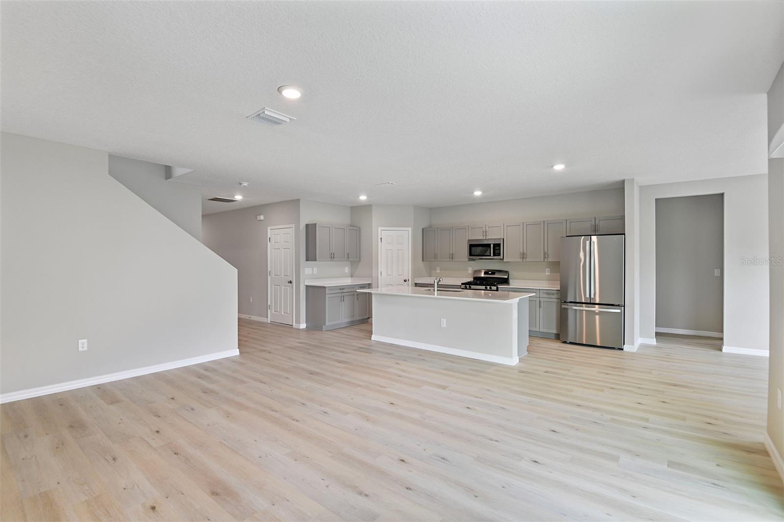 Image 12 of 27 For 4437 Riverbend Boulevard