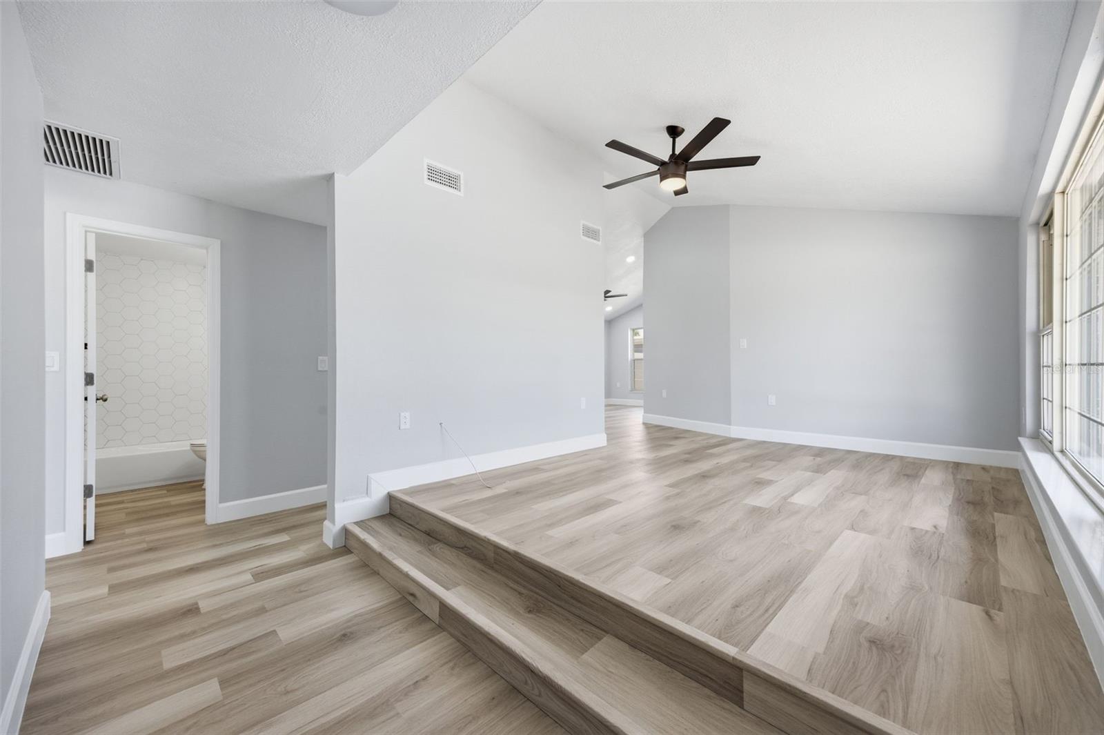 Image 4 of 27 For 13615 Garris Drive