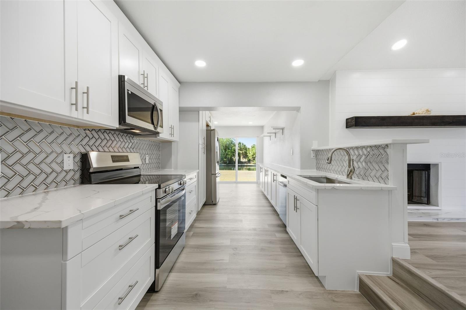 Image 7 of 27 For 13615 Garris Drive