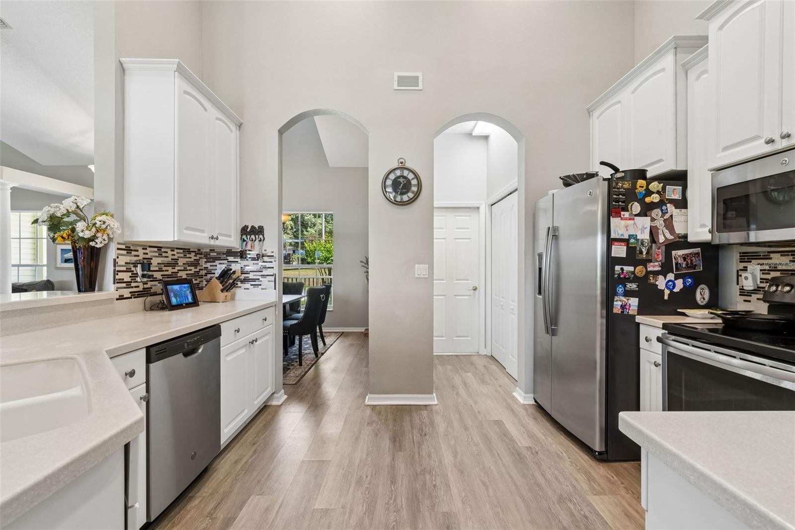 Image 11 of 54 For 22535 Skyview Circle