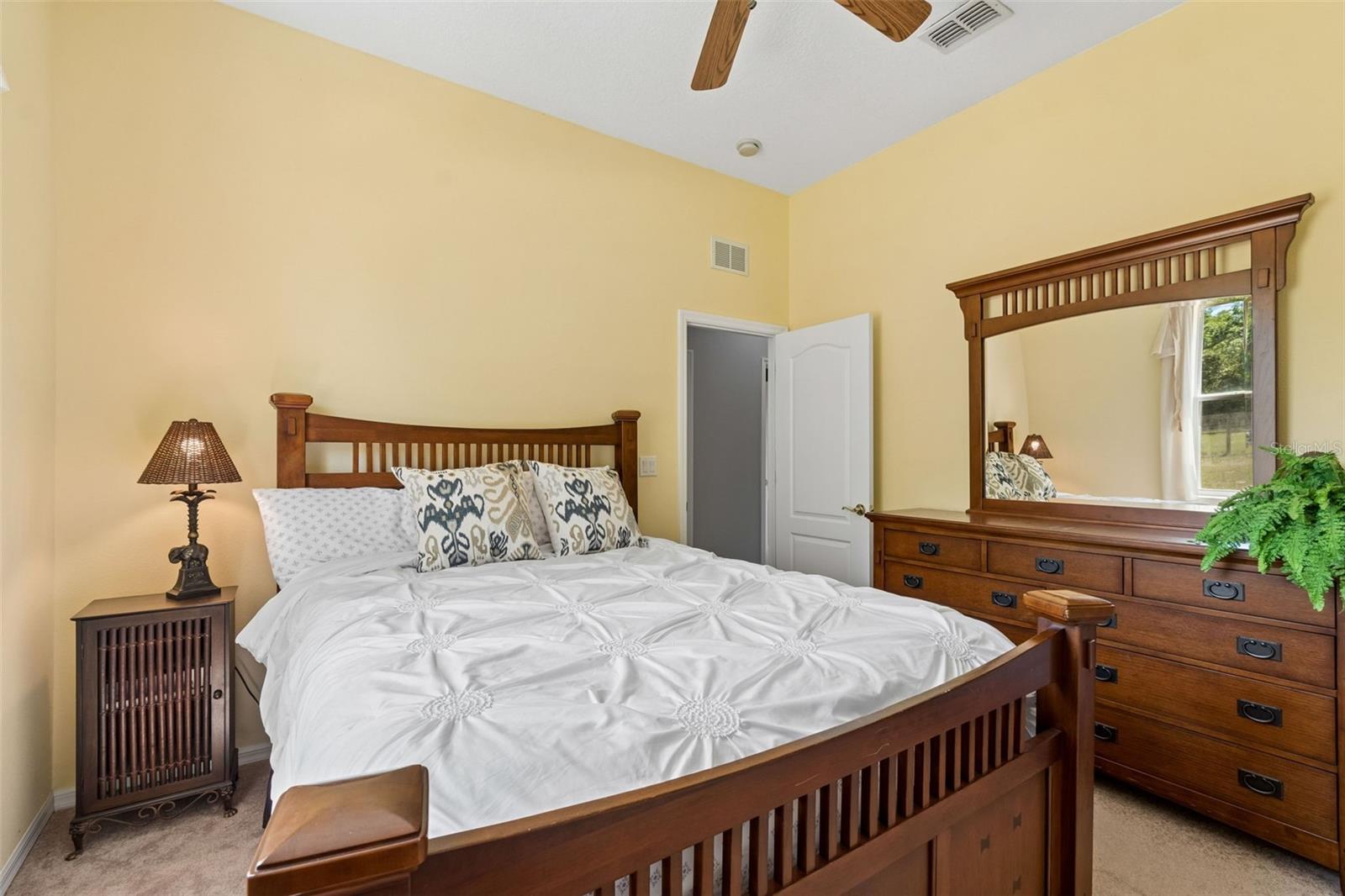 Image 18 of 54 For 22535 Skyview Circle