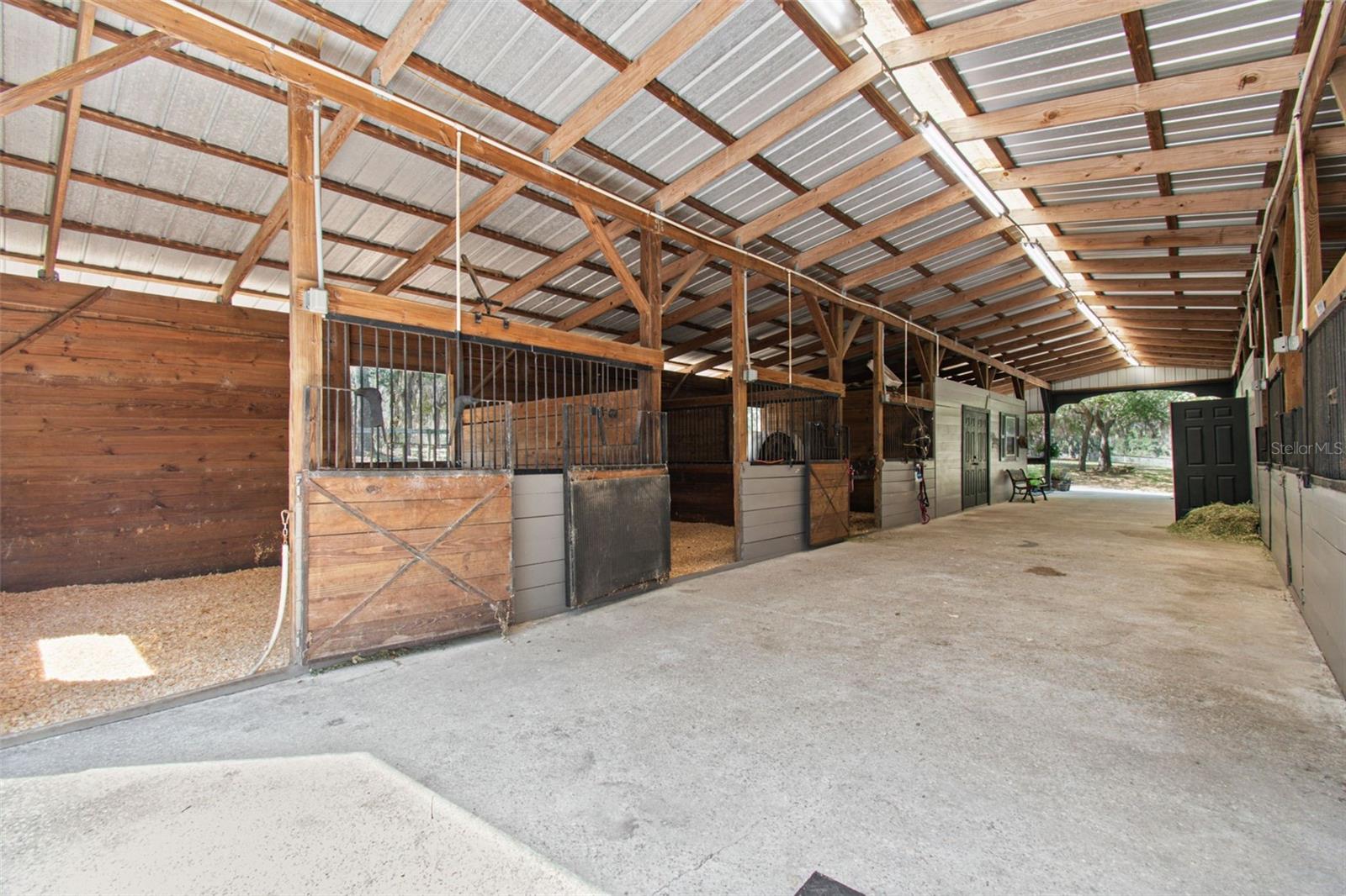 Image 24 of 54 For 22535 Skyview Circle