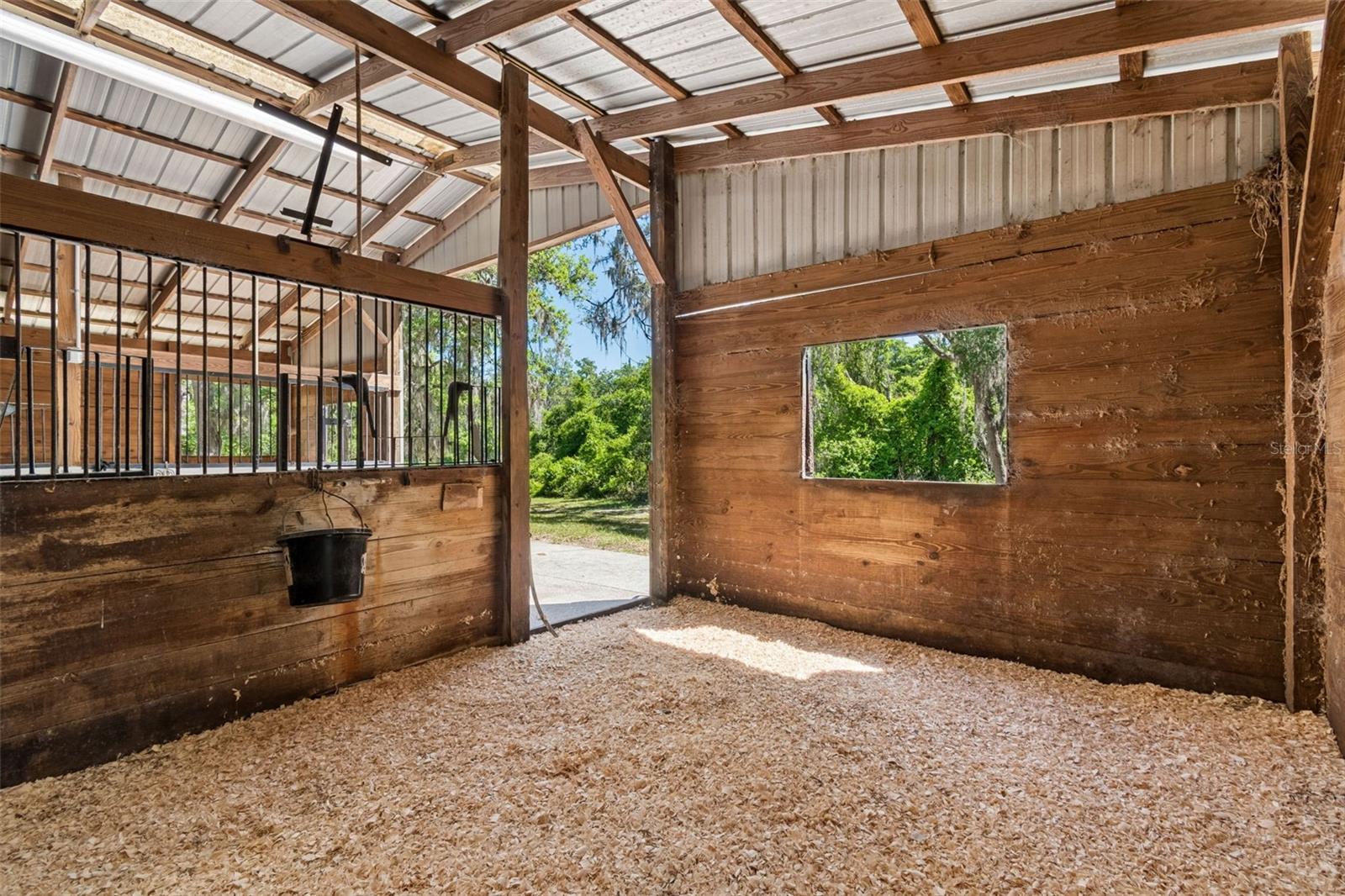 Image 25 of 54 For 22535 Skyview Circle