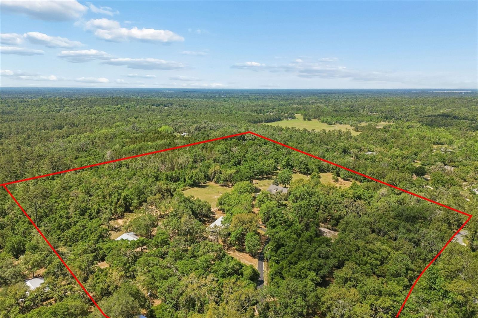 Image 28 of 54 For 22535 Skyview Circle