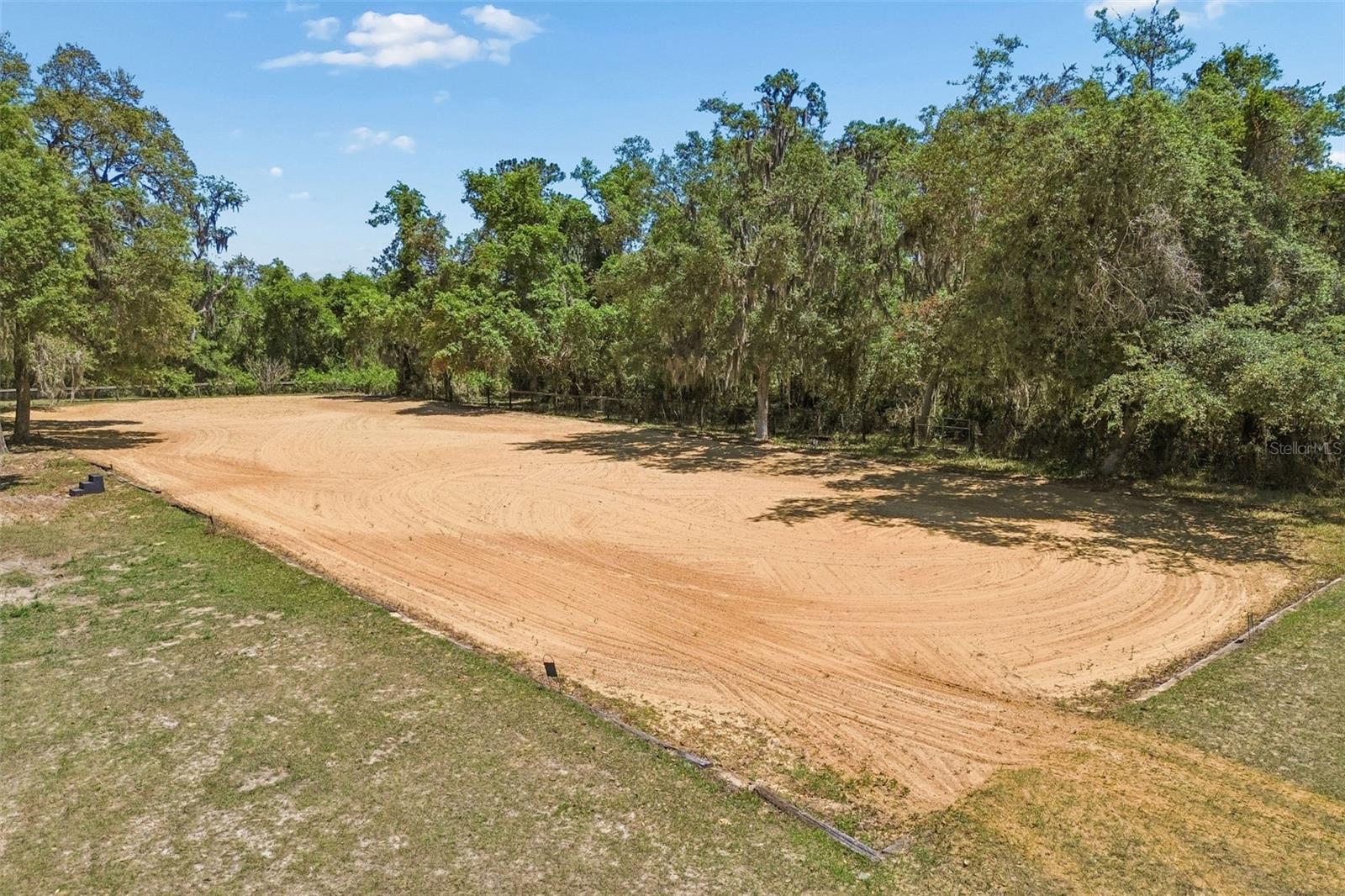 Image 29 of 54 For 22535 Skyview Circle