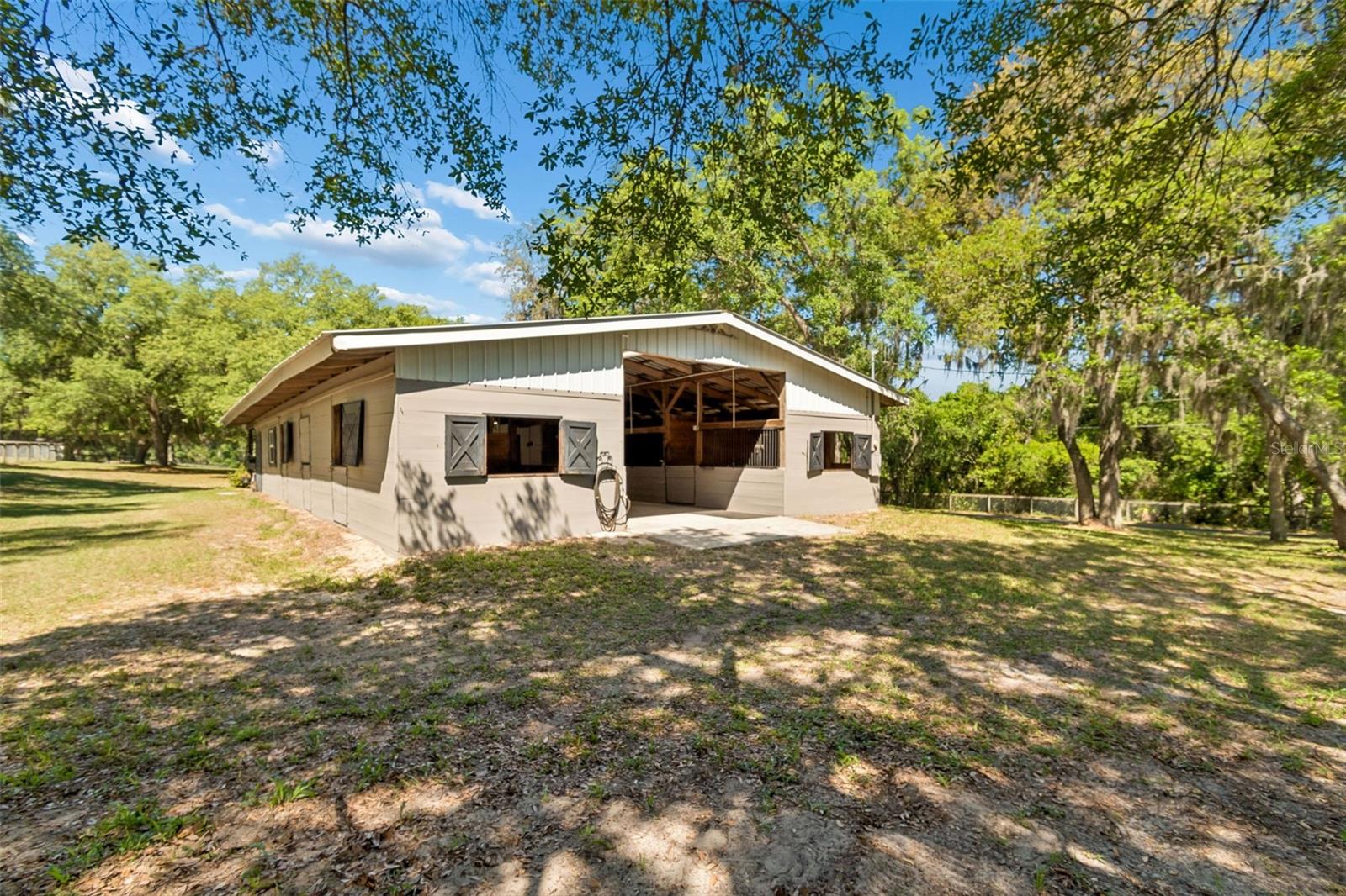 Image 34 of 54 For 22535 Skyview Circle