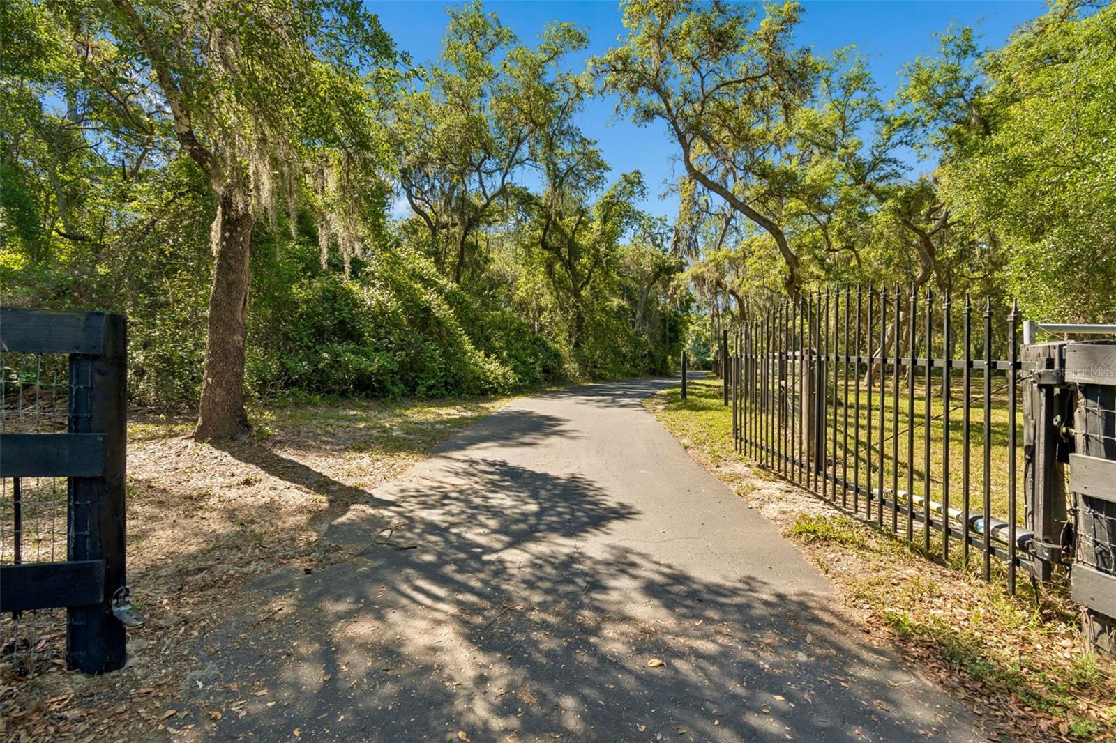 Image 38 of 54 For 22535 Skyview Circle