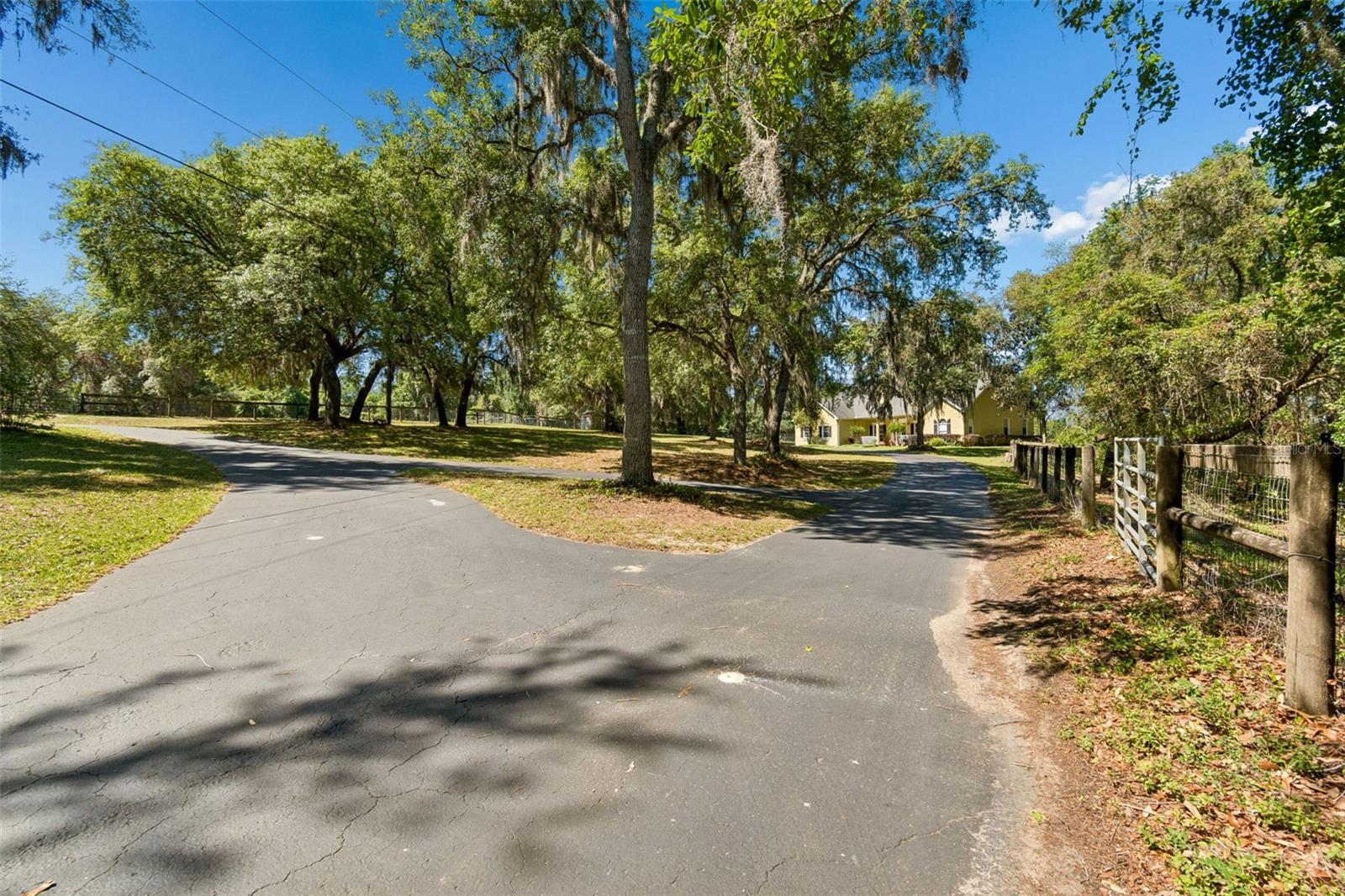 Image 41 of 54 For 22535 Skyview Circle