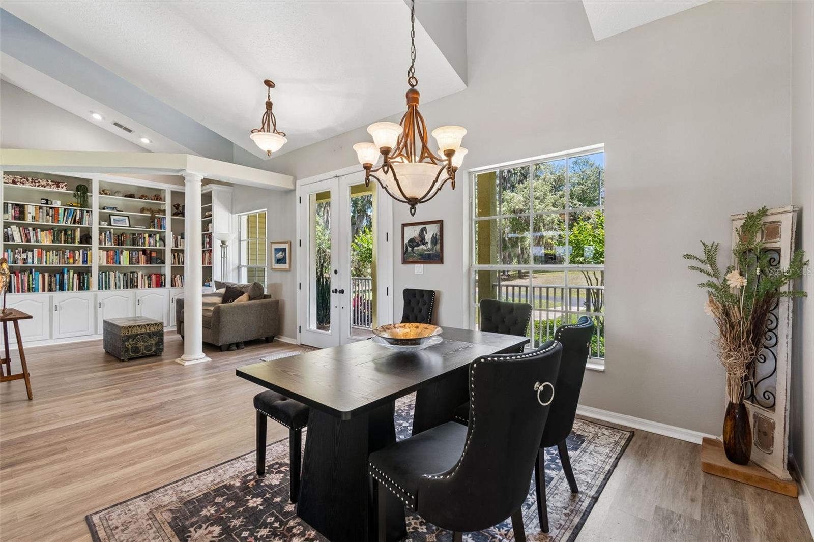 Image 6 of 54 For 22535 Skyview Circle