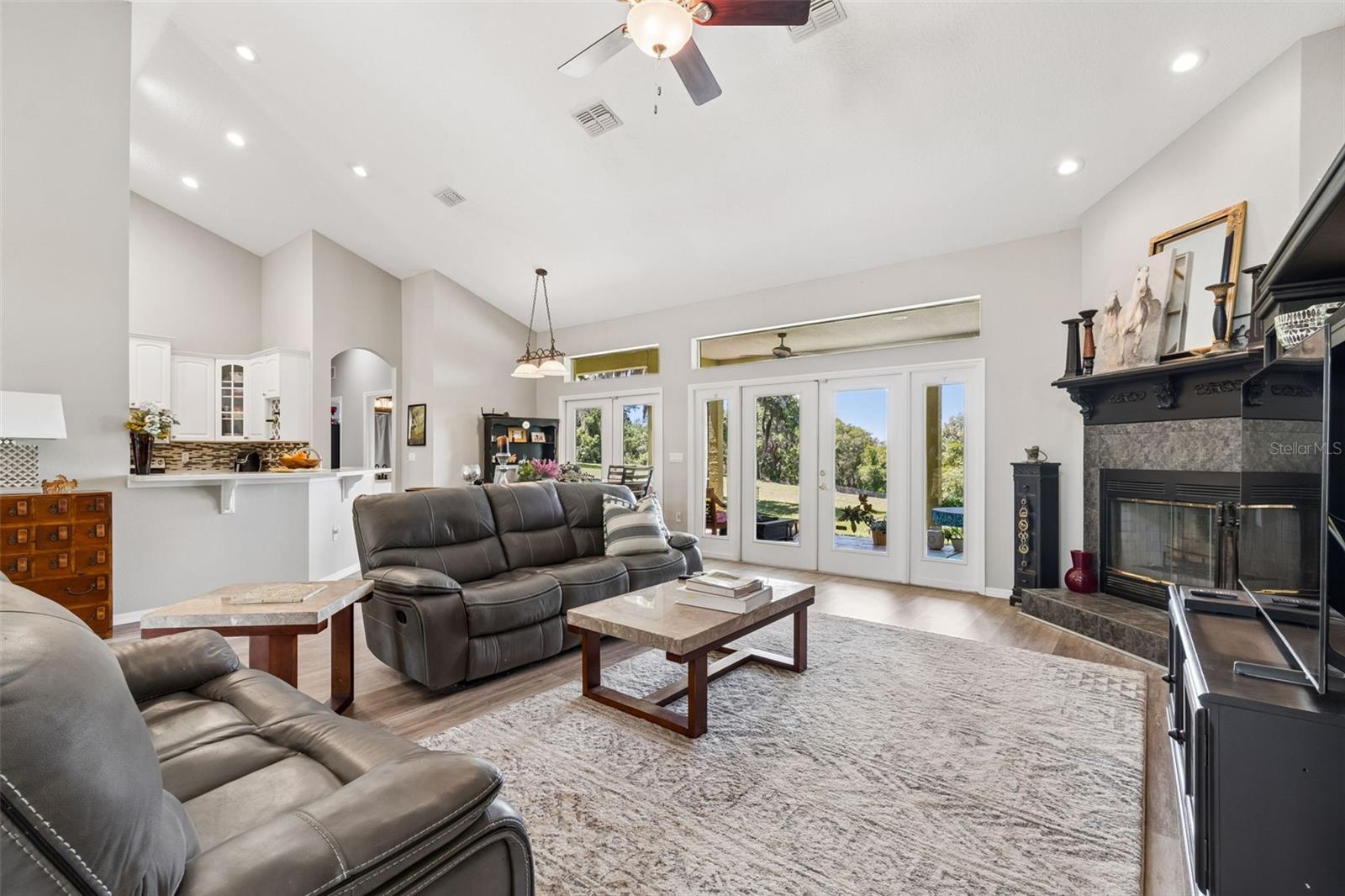 Image 9 of 54 For 22535 Skyview Circle