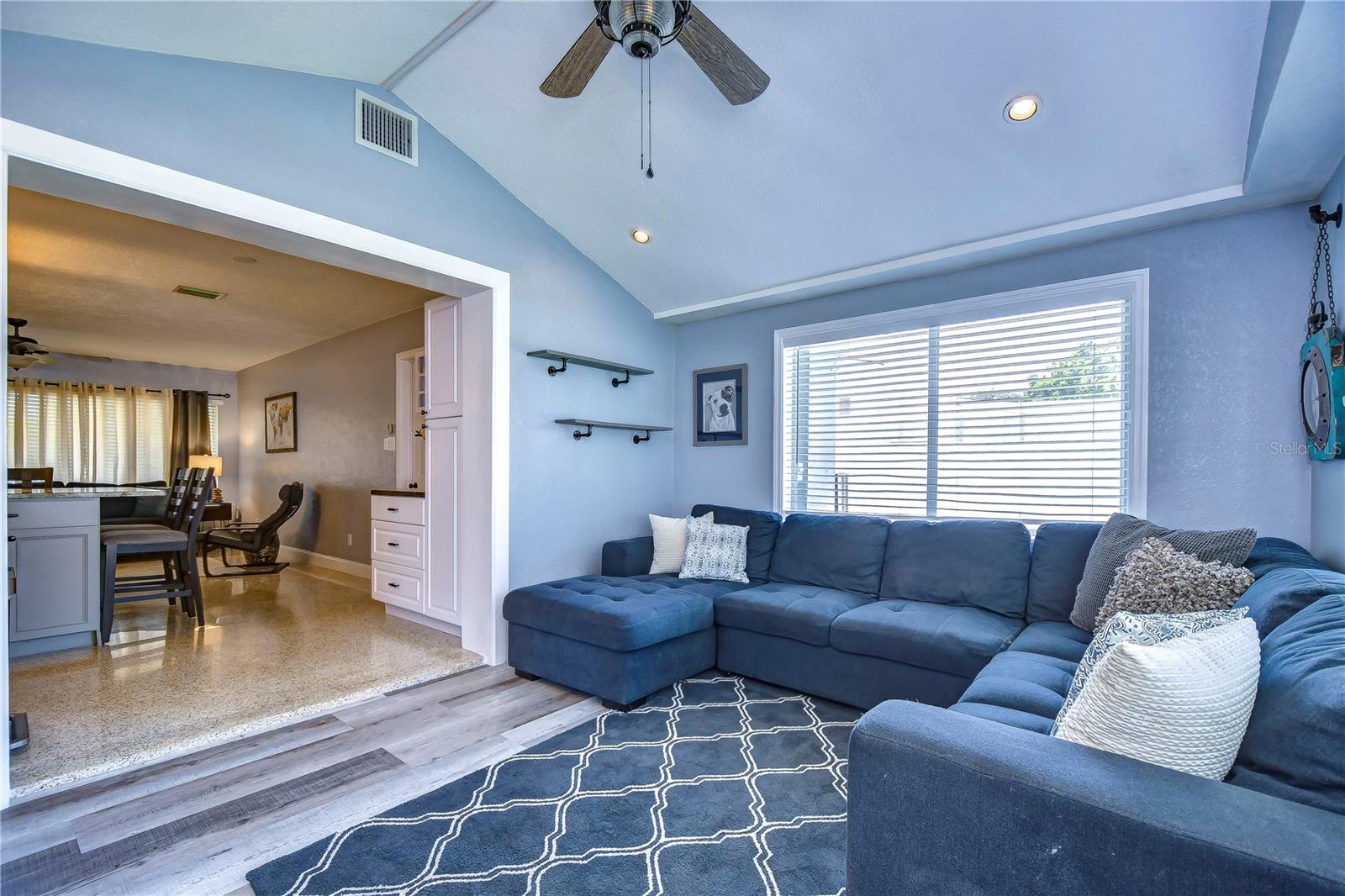 Image 16 of 48 For 5635 24th Avenue N