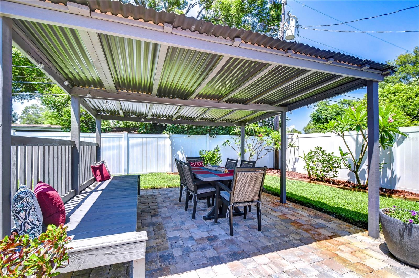 Image 21 of 48 For 5635 24th Avenue N