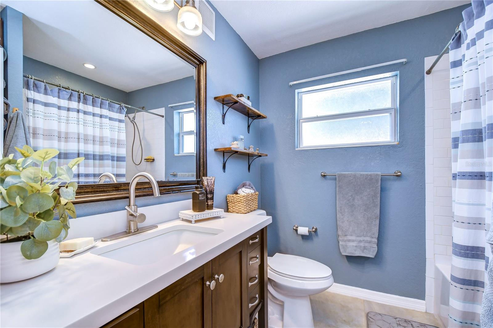 Image 24 of 48 For 5635 24th Avenue N