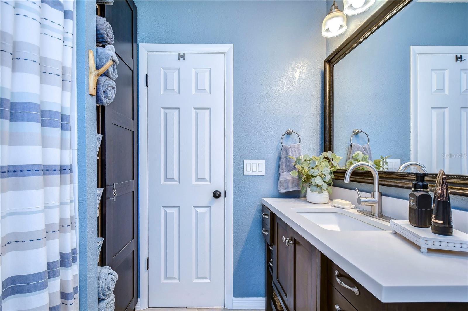 Image 25 of 48 For 5635 24th Avenue N