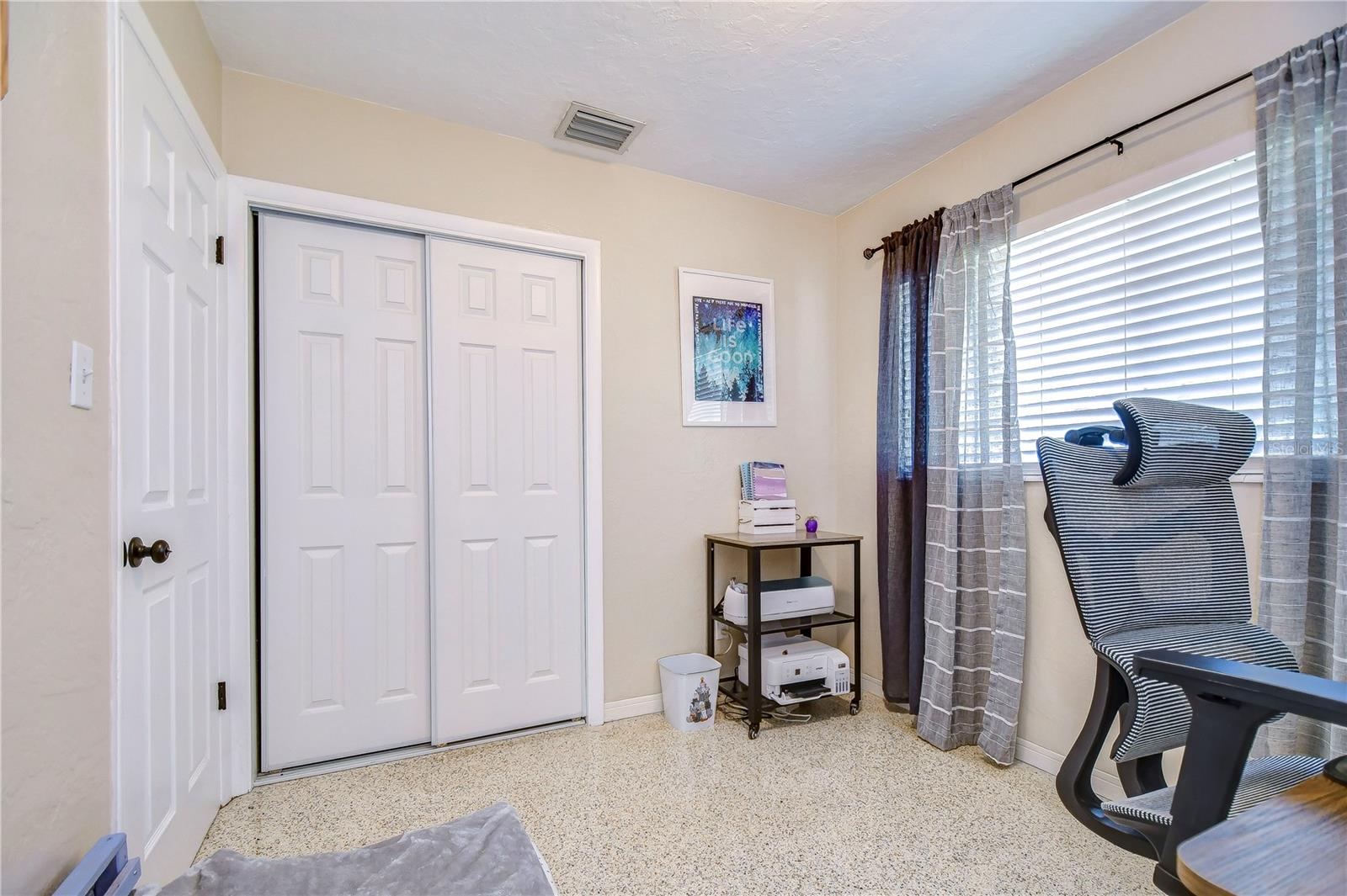 Image 27 of 48 For 5635 24th Avenue N