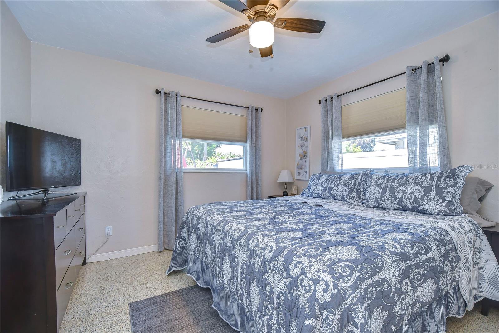 Image 29 of 48 For 5635 24th Avenue N