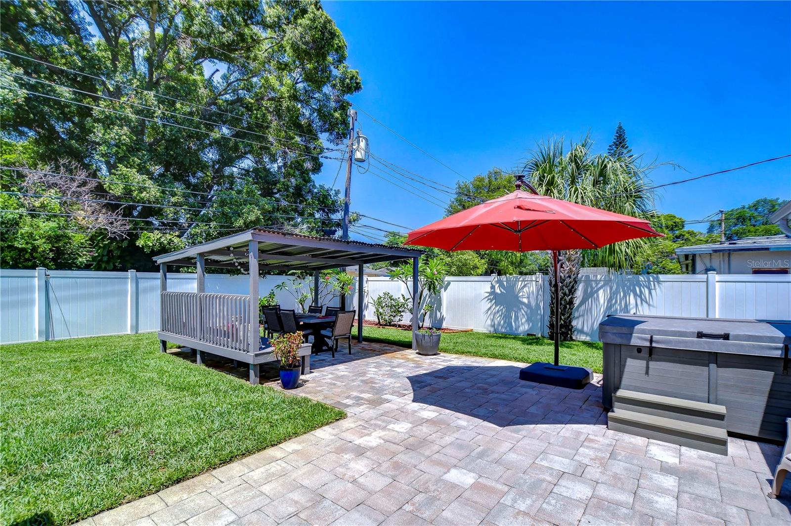 Image 4 of 48 For 5635 24th Avenue N