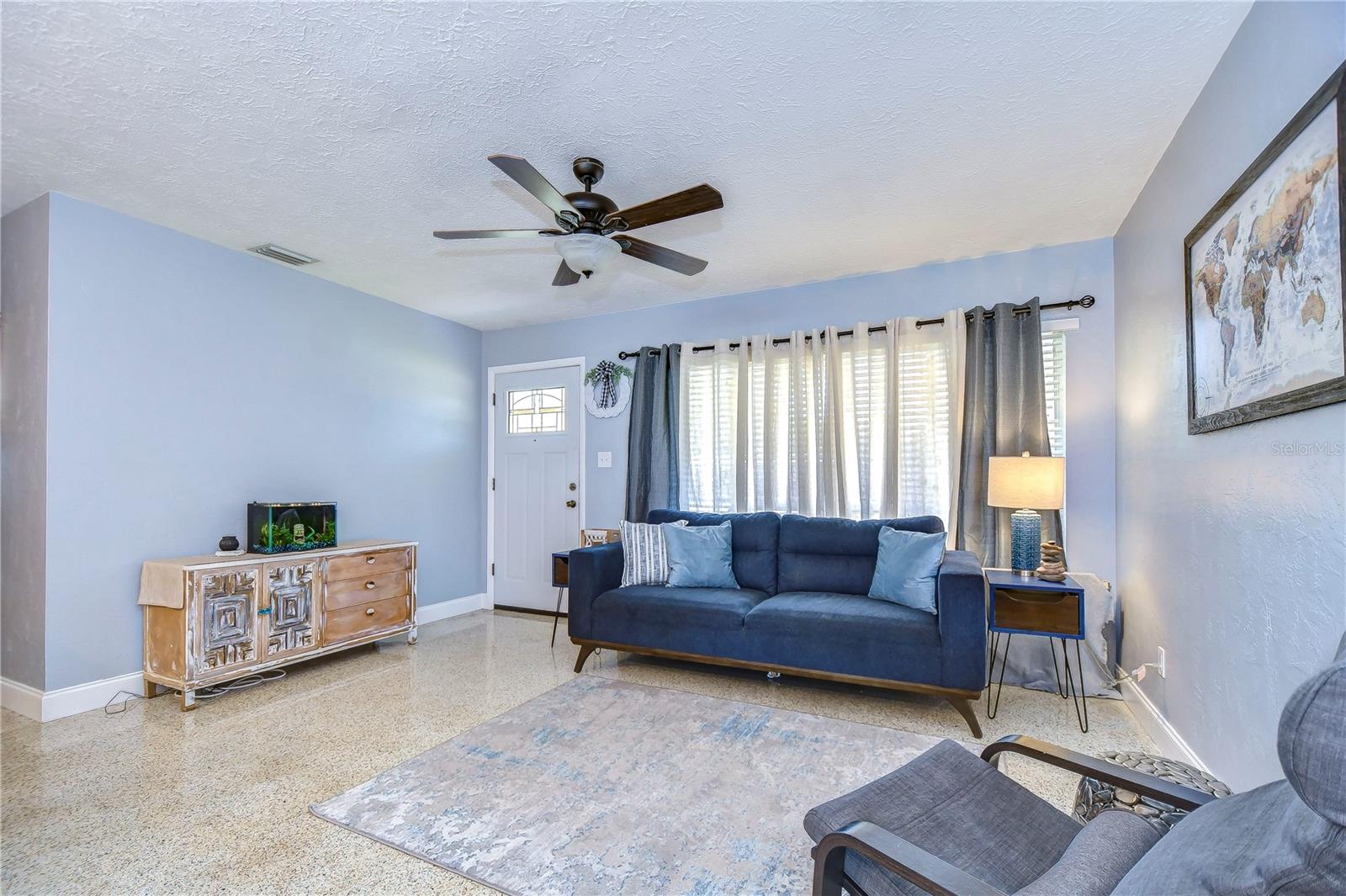 Image 5 of 48 For 5635 24th Avenue N