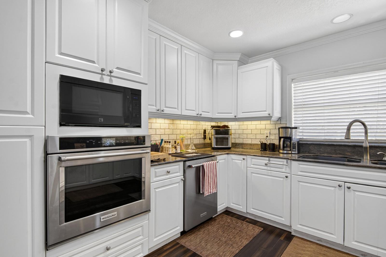 Image 14 of 80 For 608 Vanderbaker Road