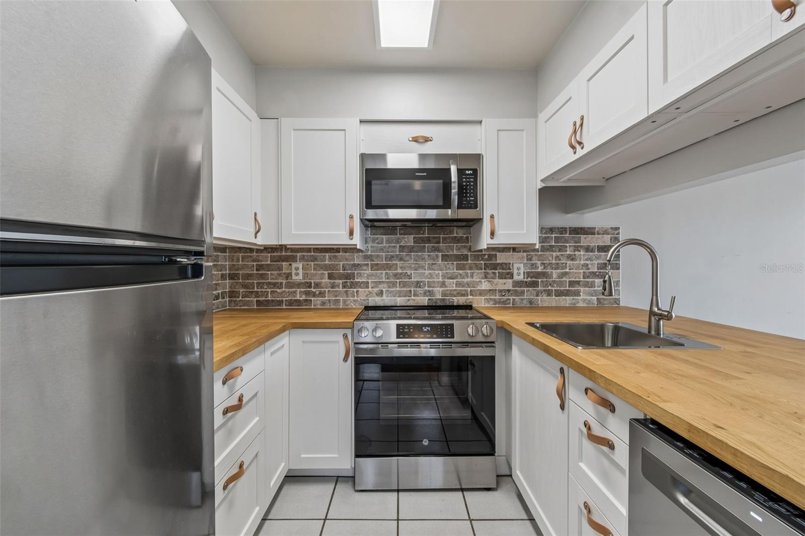 Image 20 of 58 For 5156 Sunridge Palms Drive