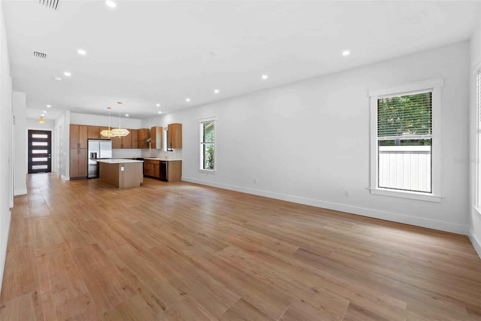 Image 15 of 50 For 1710 Comanche Avenue