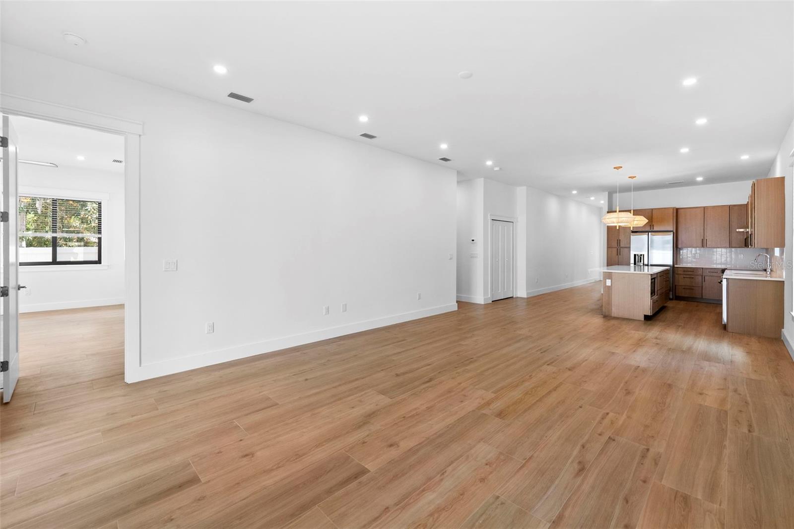 Image 16 of 50 For 1710 Comanche Avenue