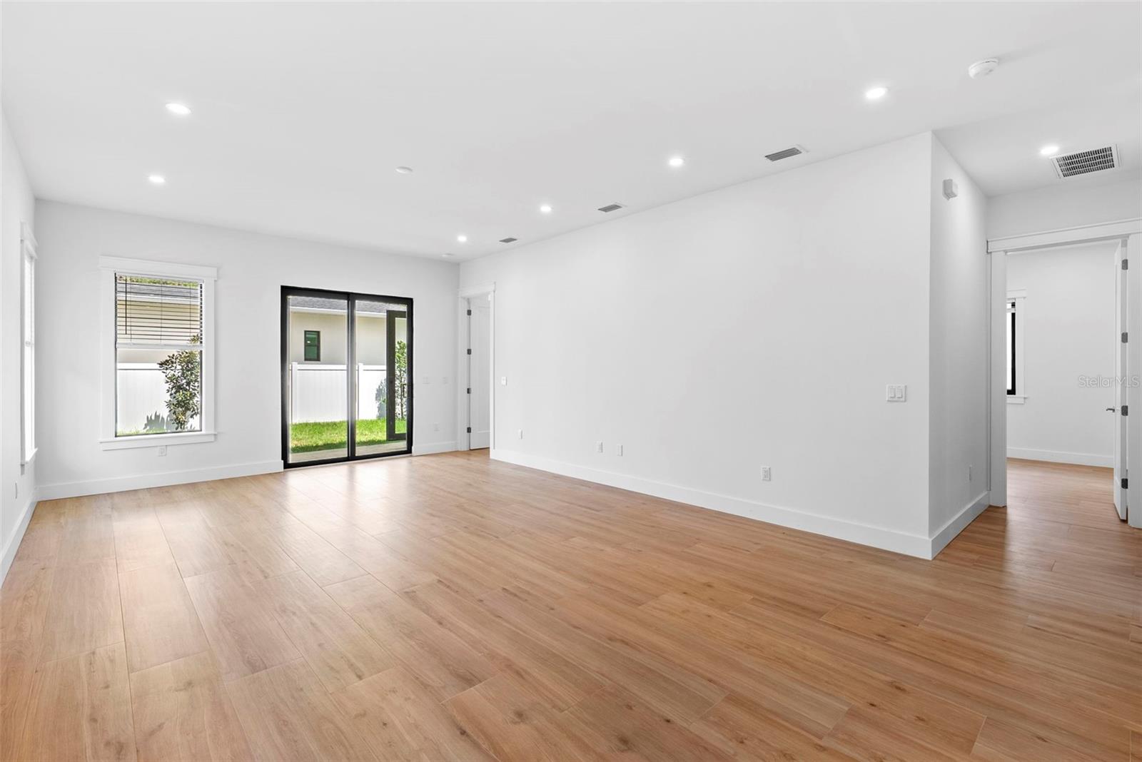 Image 17 of 50 For 1710 Comanche Avenue