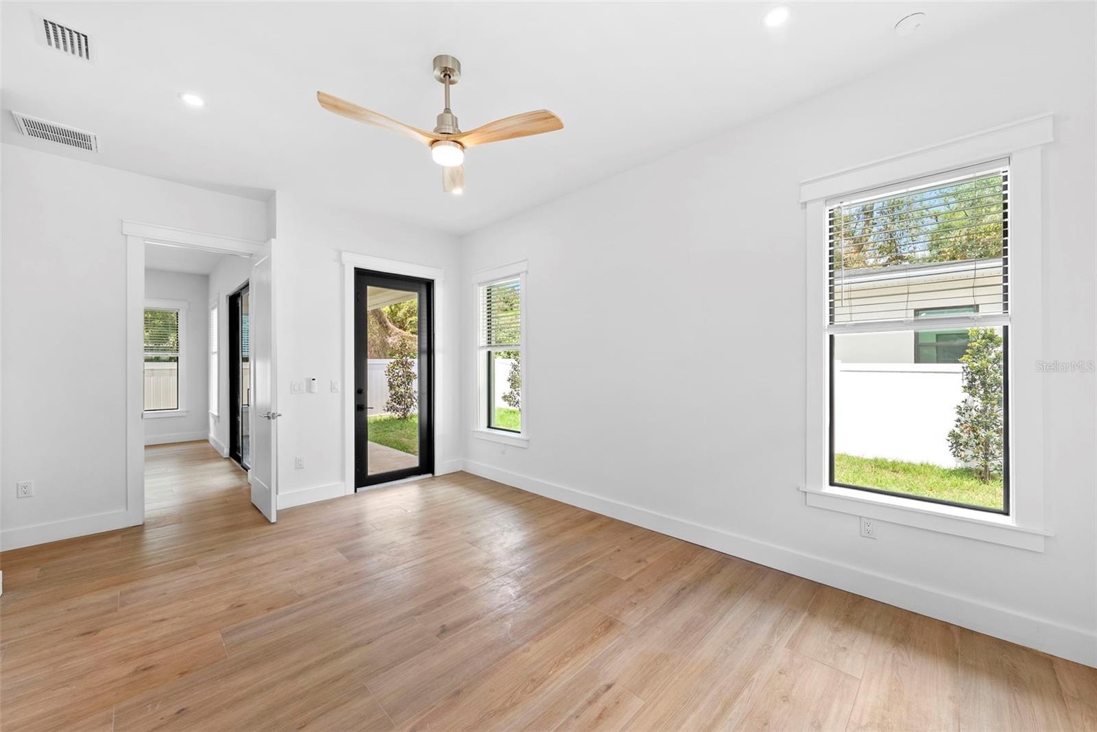 Image 22 of 50 For 1710 Comanche Avenue